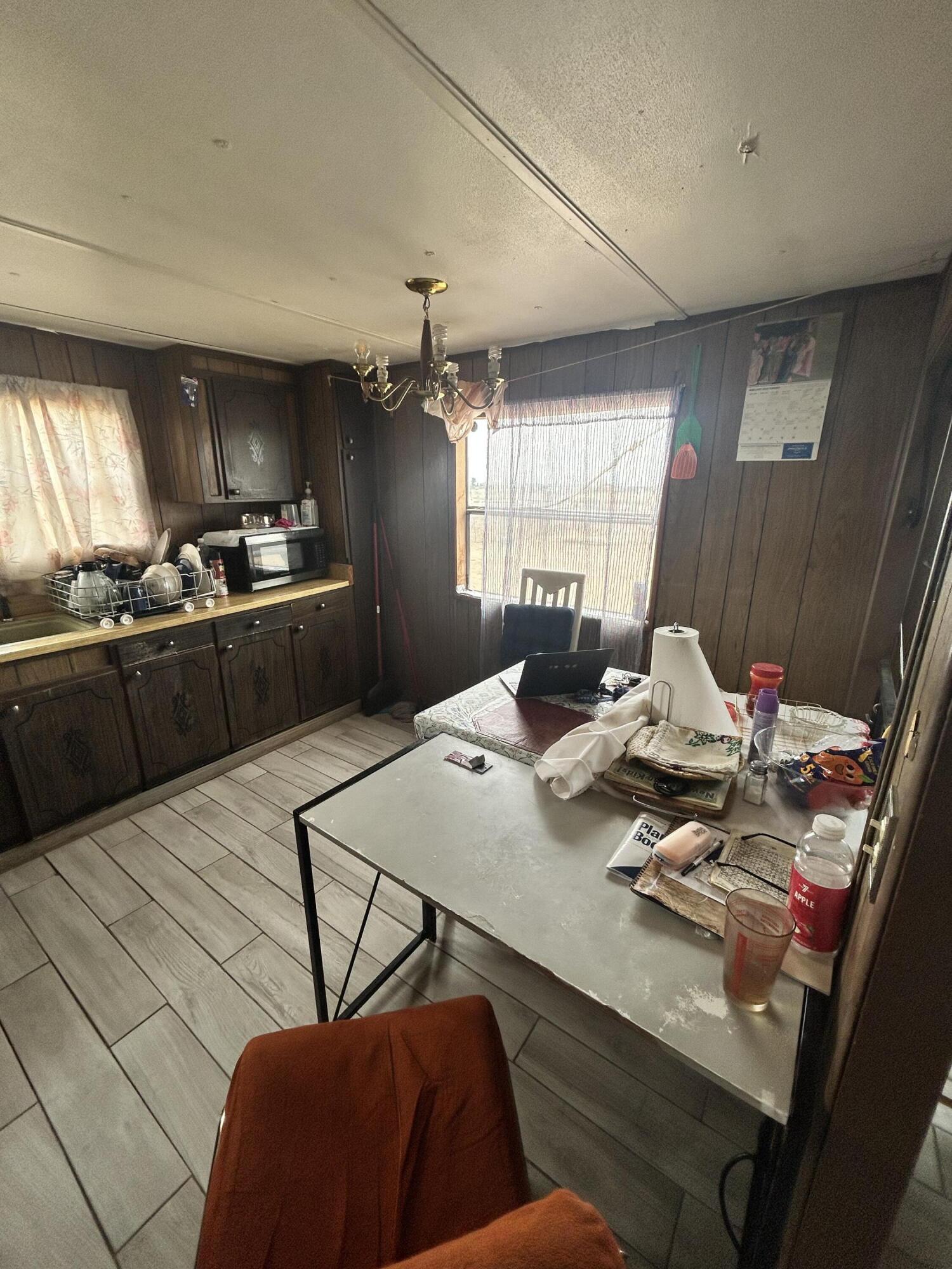 Photo 12 — 442 Meadowlake Road