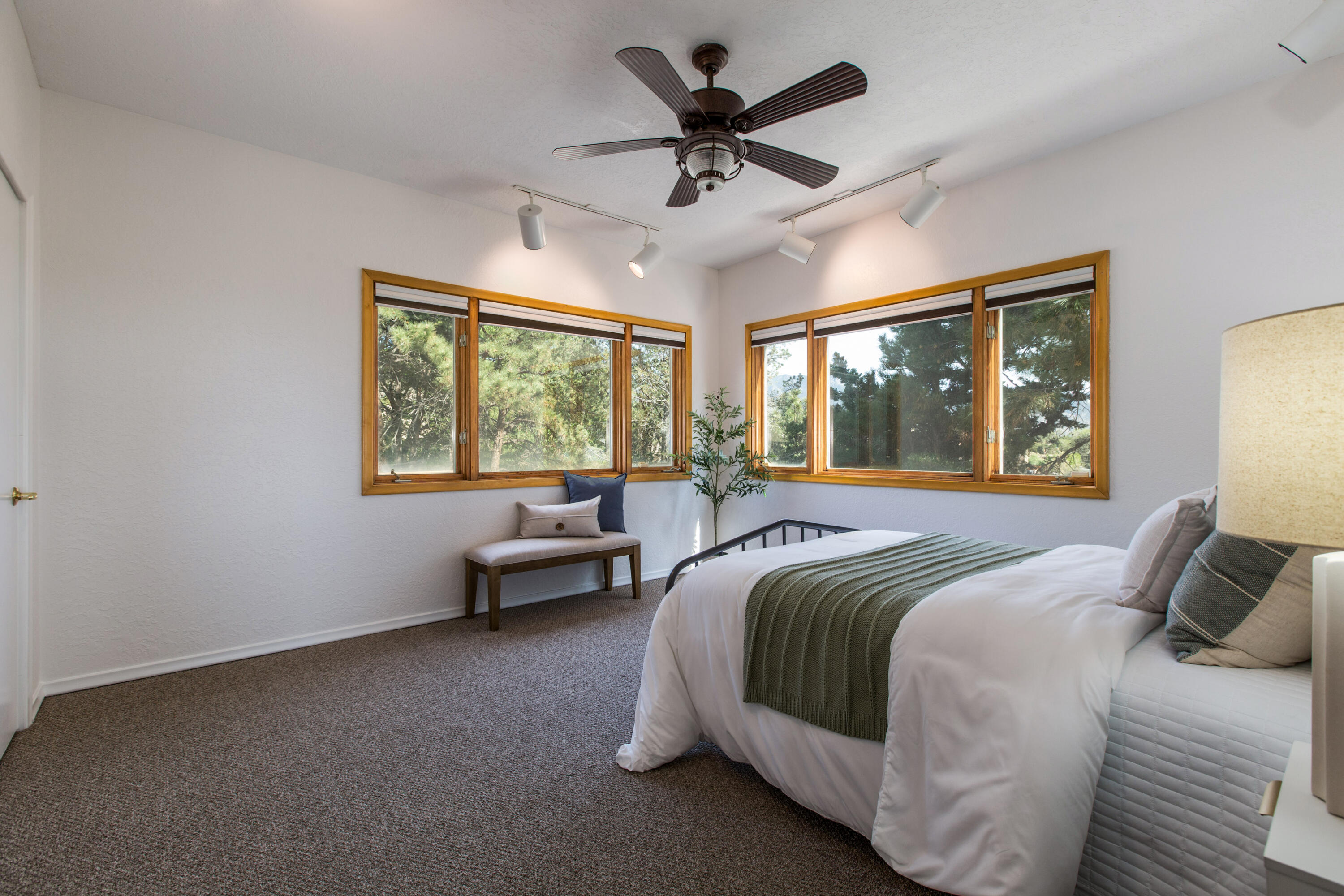 Photo 18 — 605 Cedar Hill Road NE