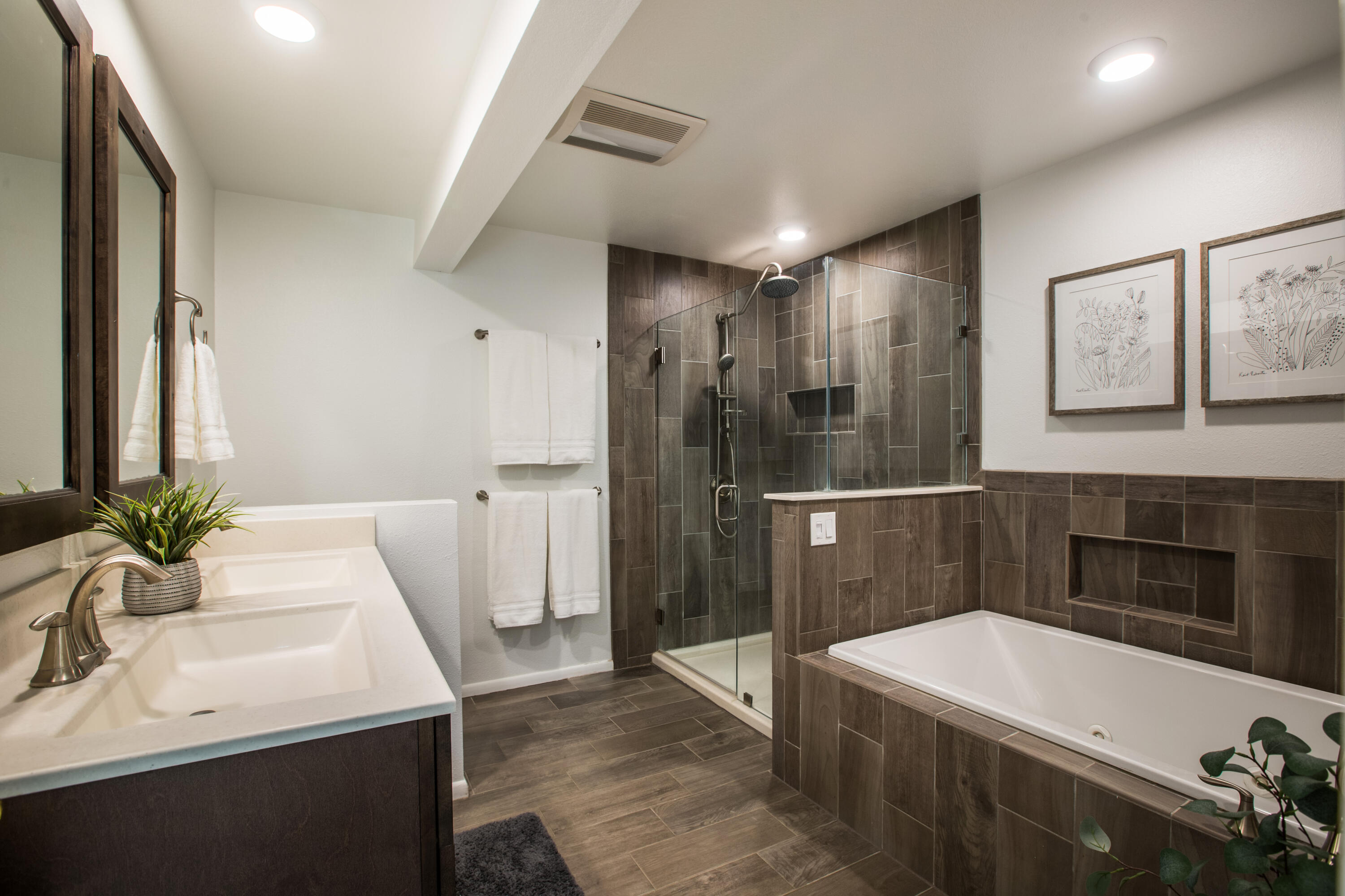 Photo 16 — 605 Cedar Hill Road NE