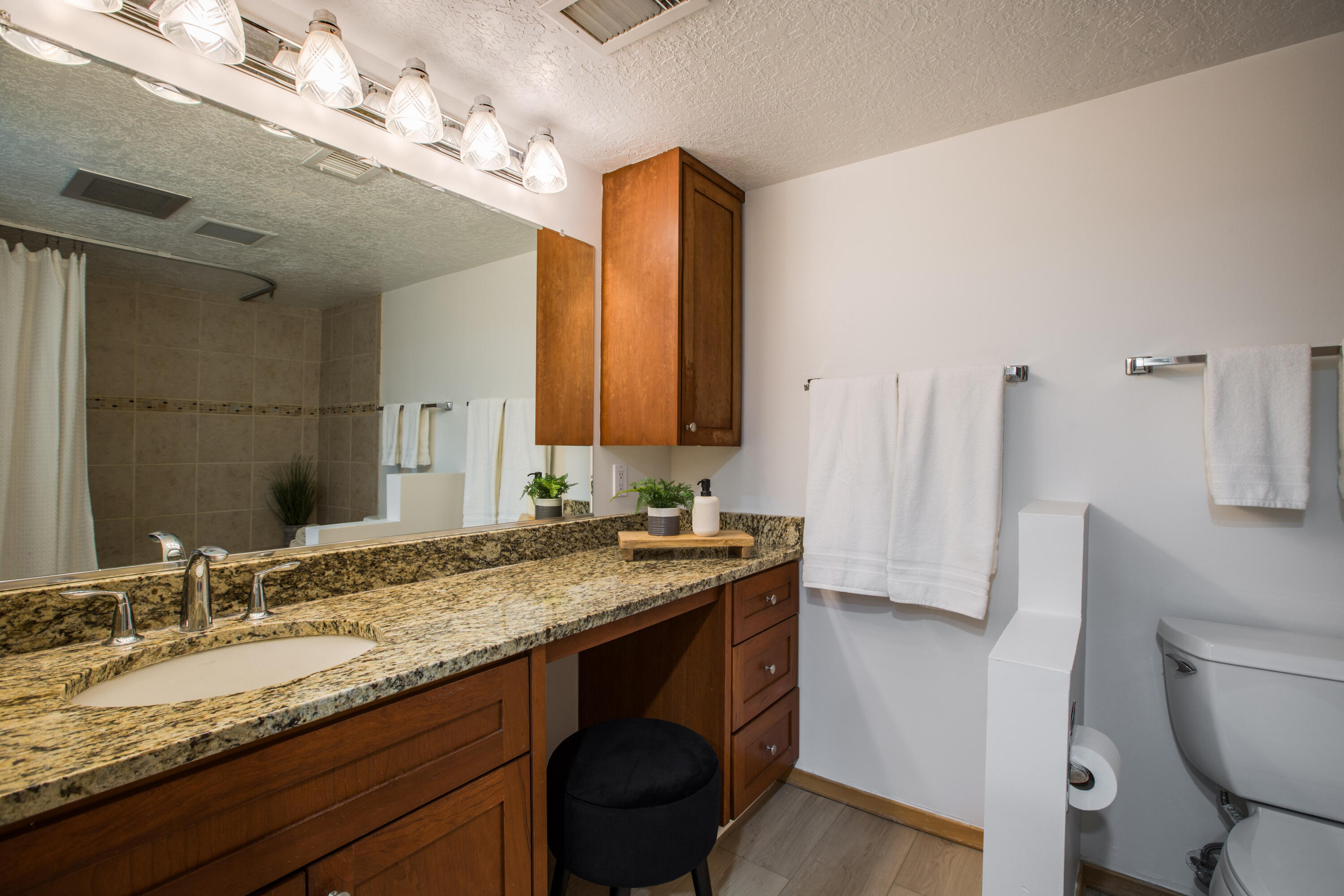 Photo 15 — 605 Cedar Hill Road NE