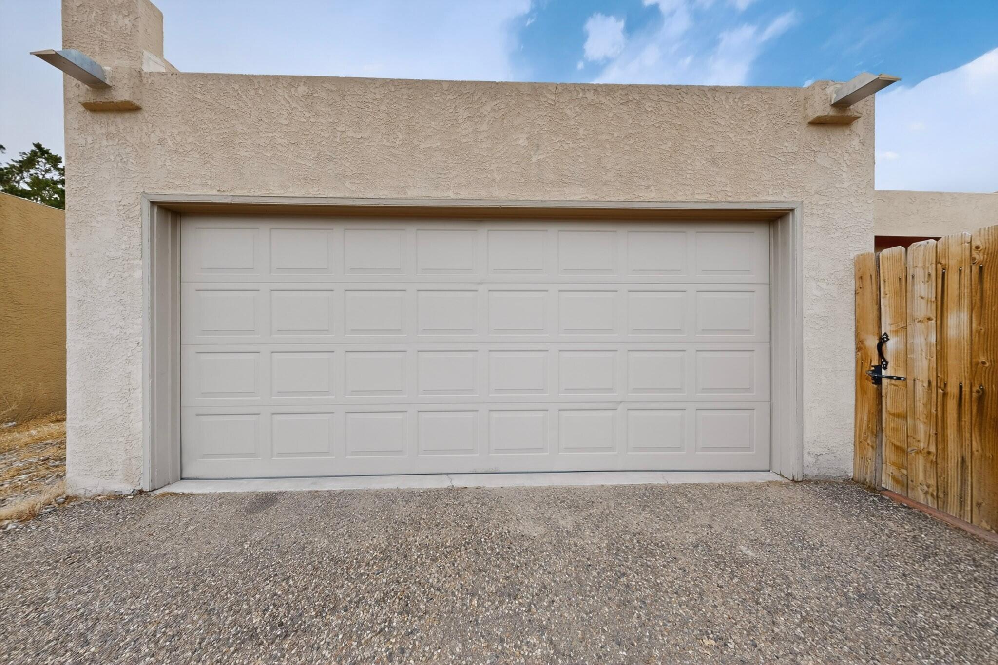 Photo 2 — 7200 Wren Walk Drive NE