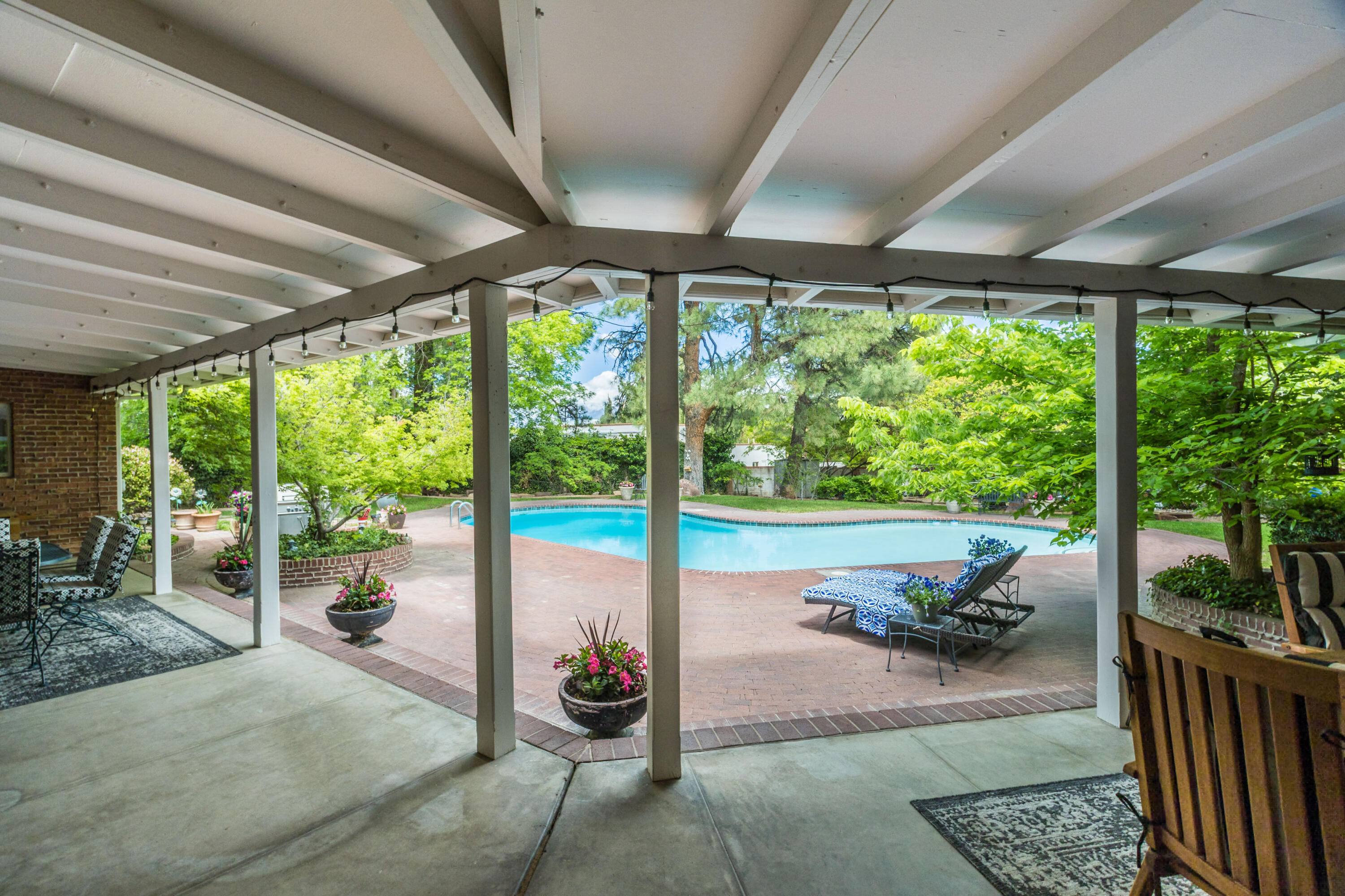 Photo 17 — 900 Loma Linda Place SE