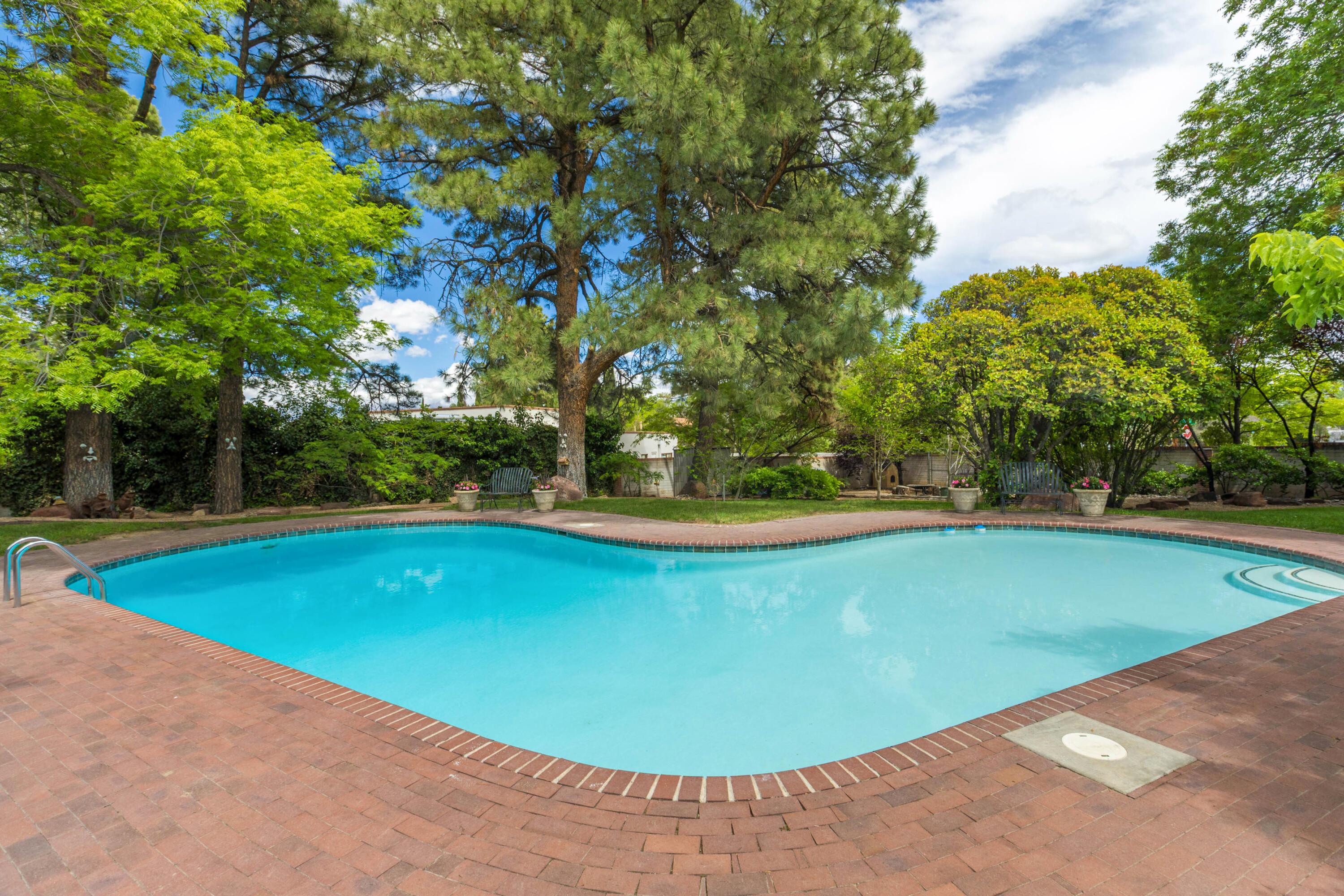 Photo 16 — 900 Loma Linda Place SE