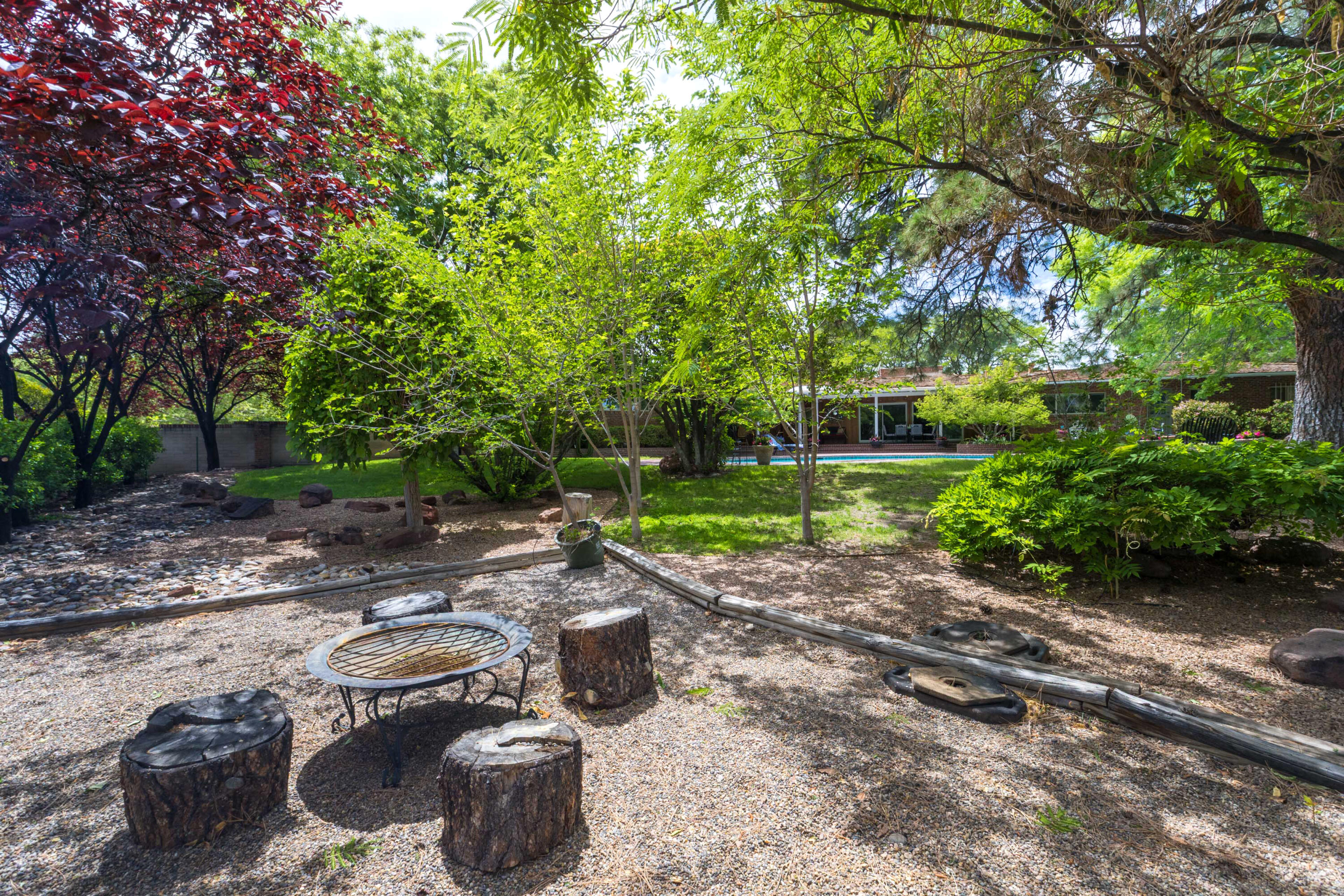 Photo 7 — 900 Loma Linda Place SE