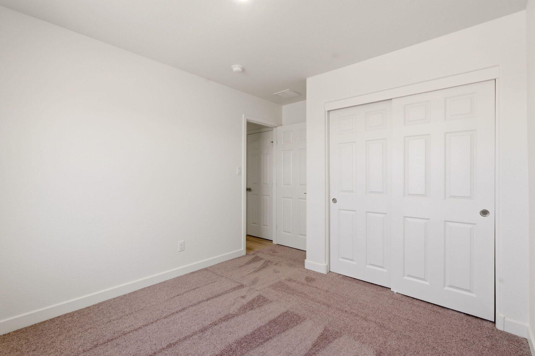 Photo 18 — 1233 Carter Drive SW
