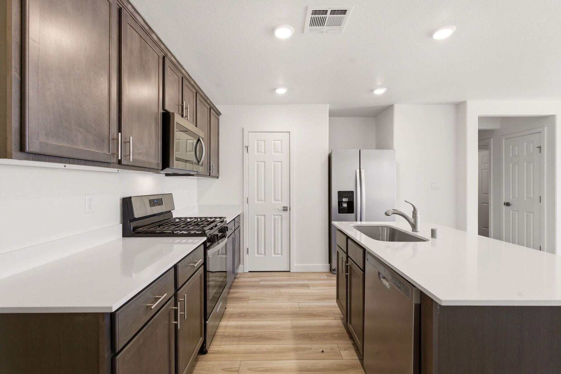 Photo 5 — 1233 Carter Drive SW