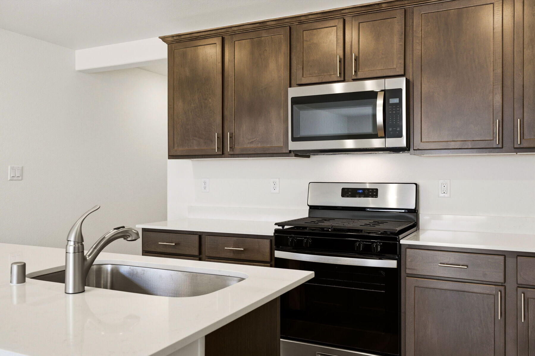 Photo 6 — 1233 Carter Drive SW