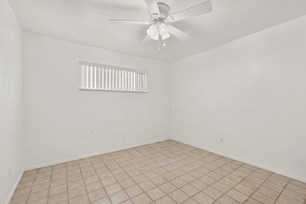 Photo 10 — 1405 Tomasita Street NE
