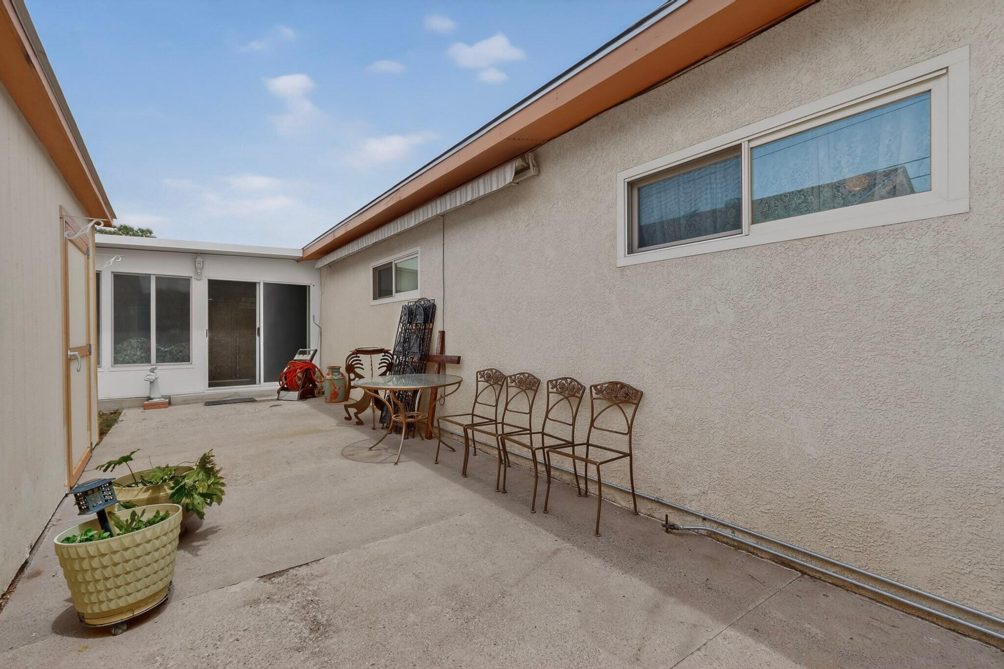 Photo 6 — 1405 Tomasita Street NE