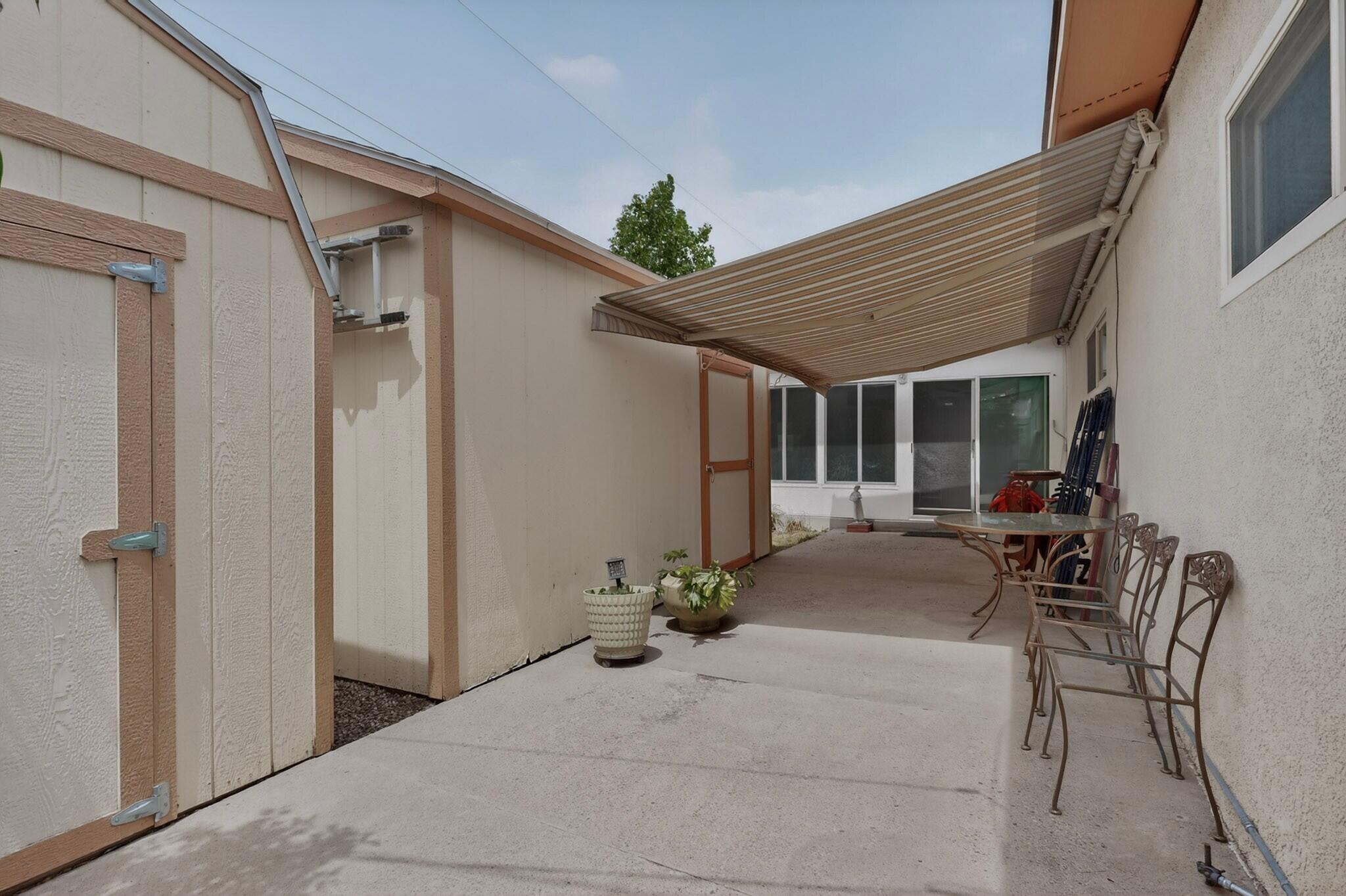 Photo 5 — 1405 Tomasita Street NE