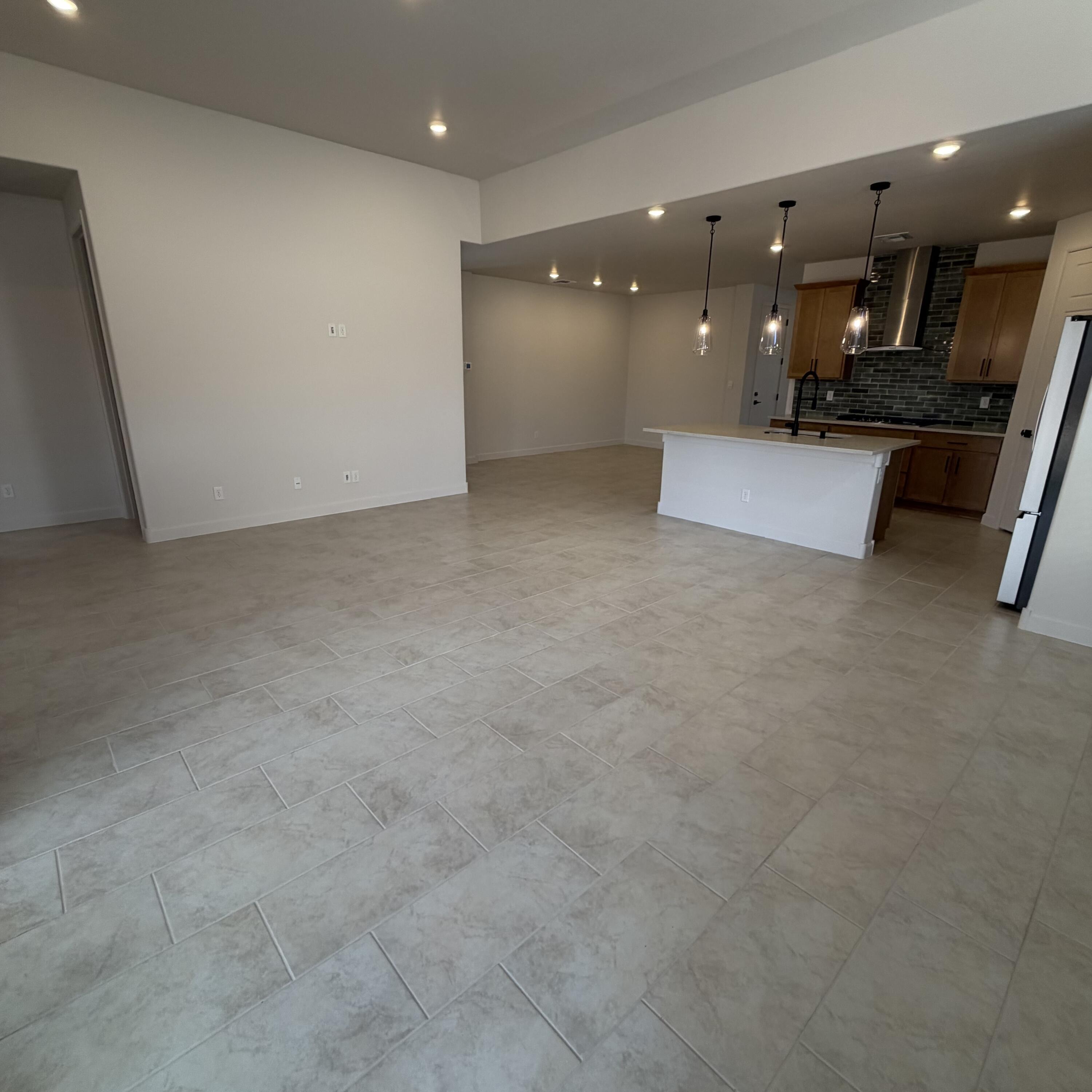 Photo 13 — 2428 Marble Avenue NE