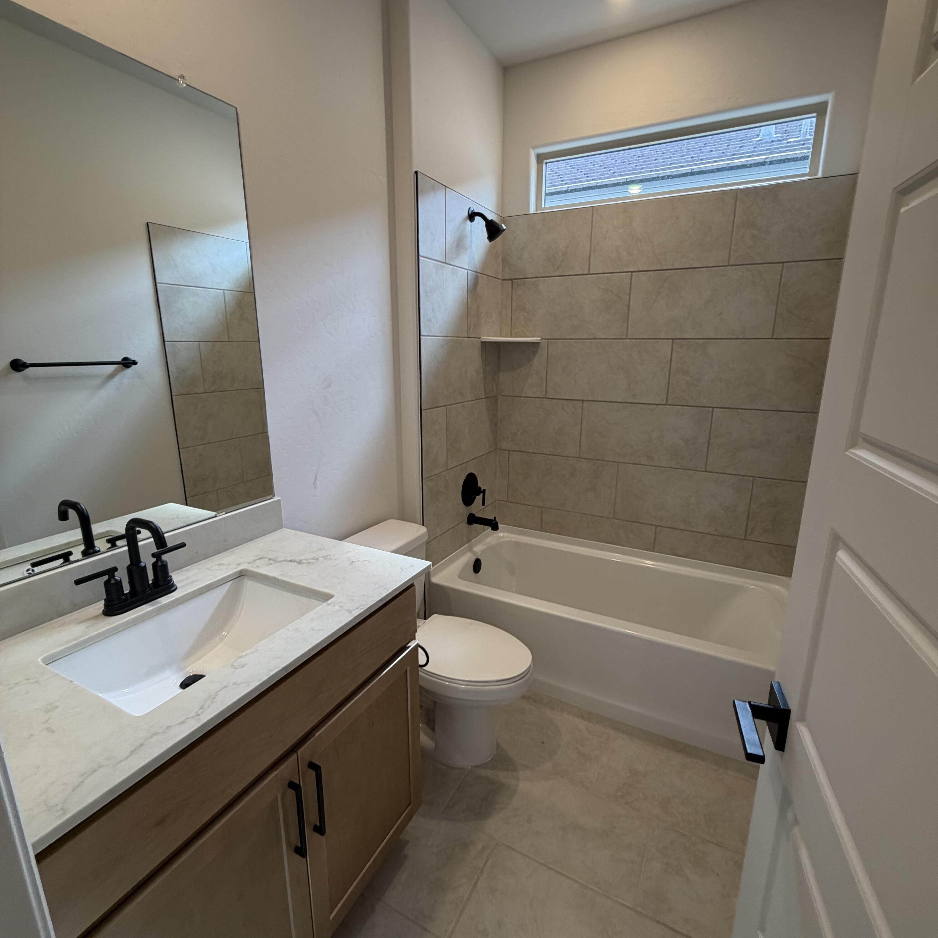 Photo 11 — 2428 Marble Avenue NE