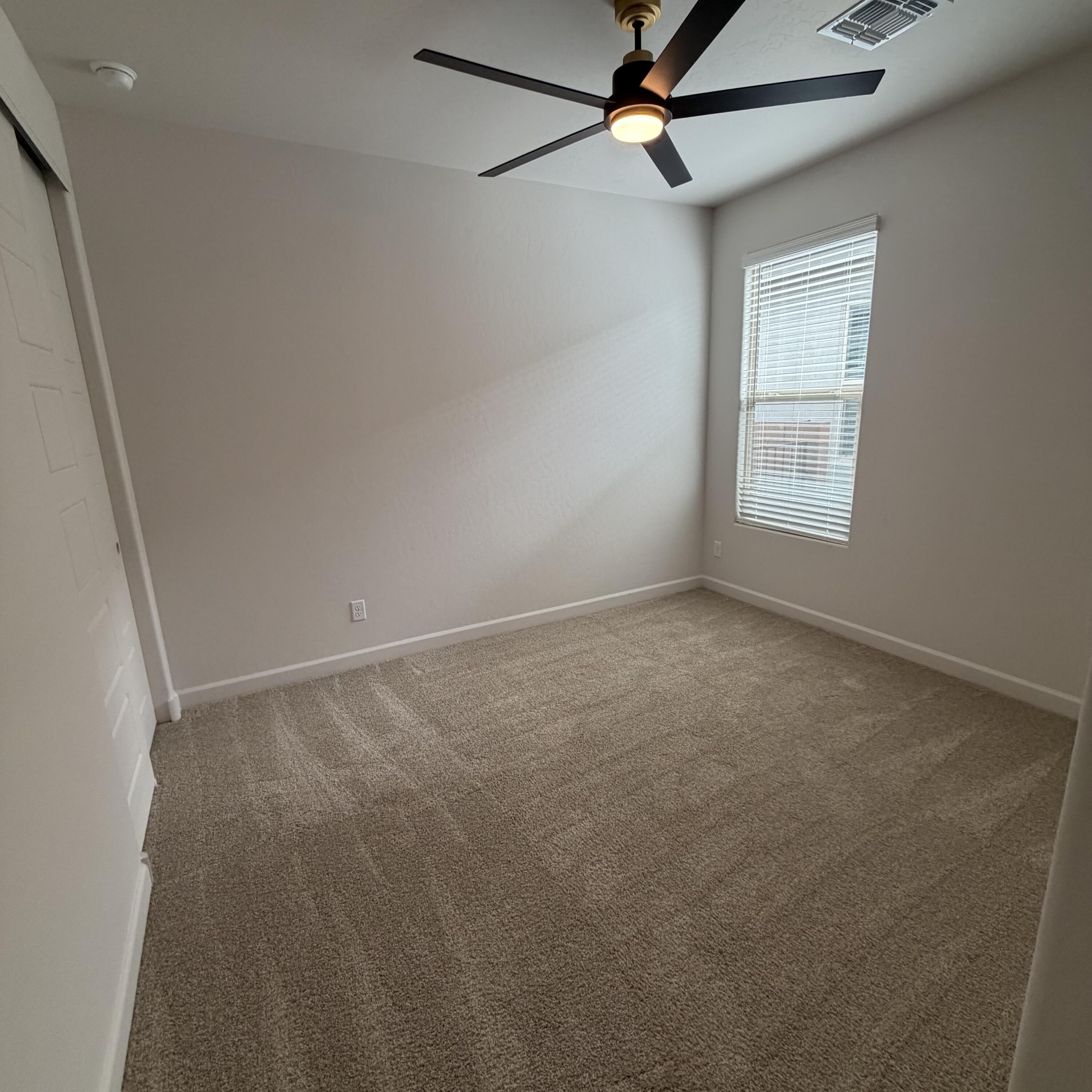 Photo 10 — 2428 Marble Avenue NE
