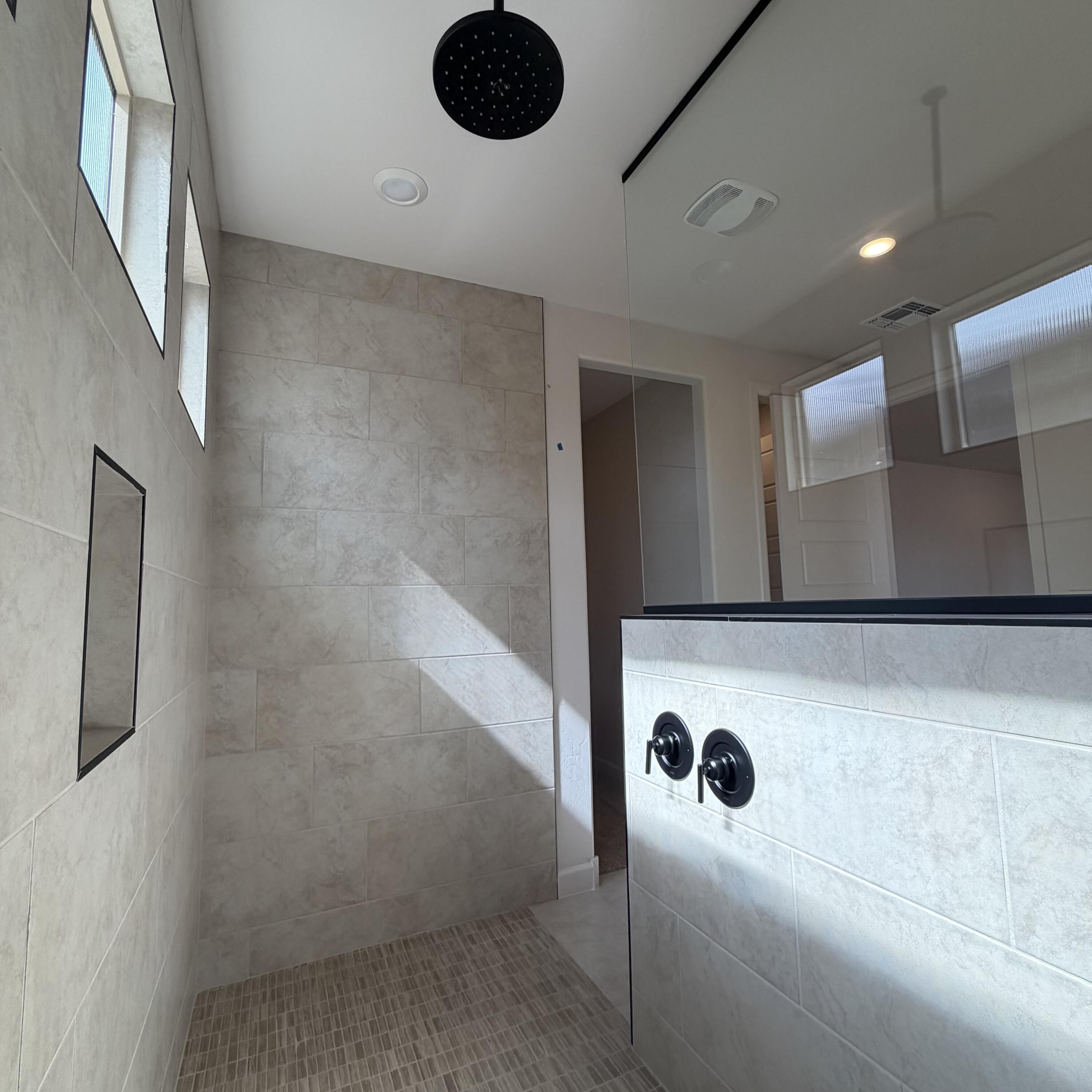 Photo 4 — 2428 Marble Avenue NE