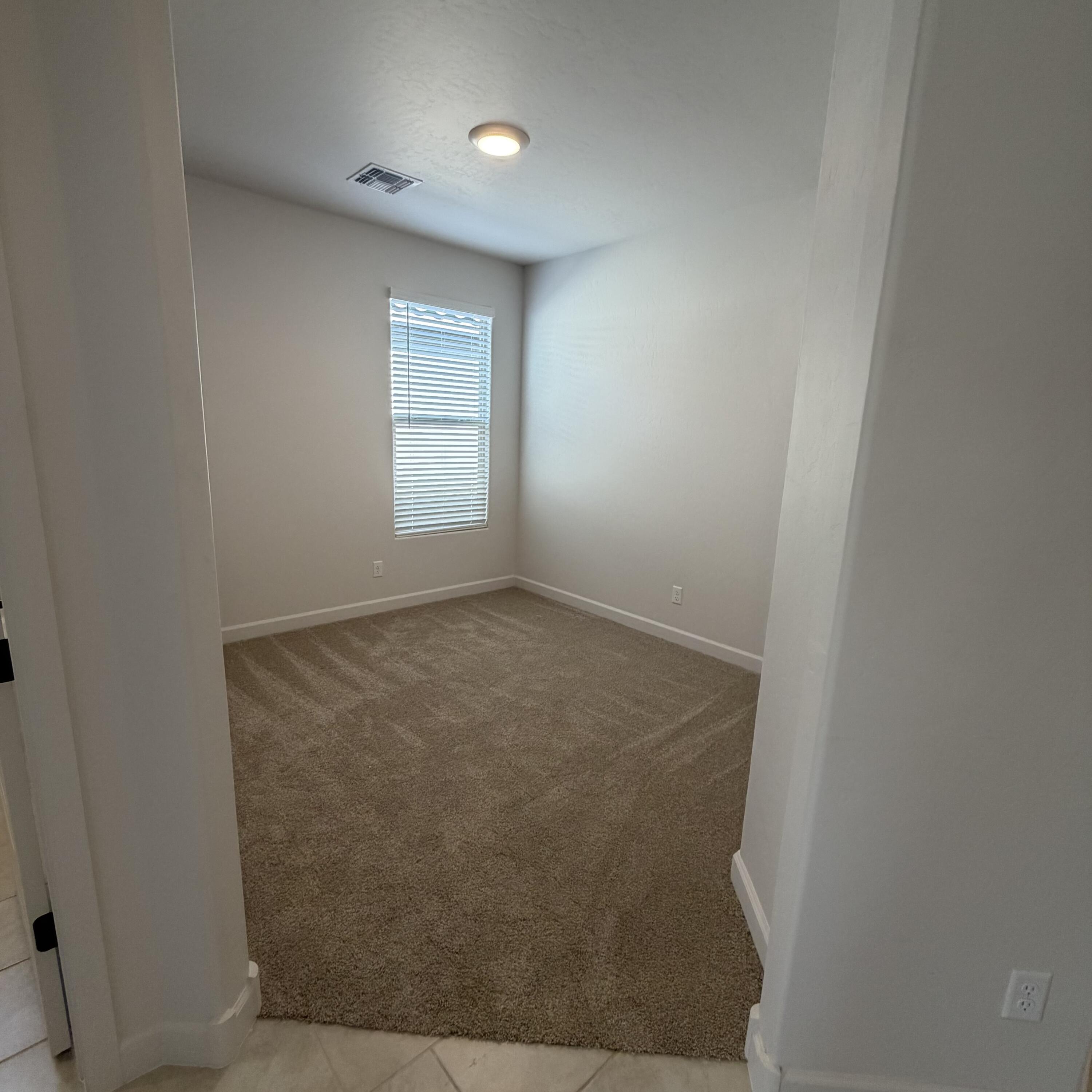 Photo 18 — 2428 Marble Avenue NE