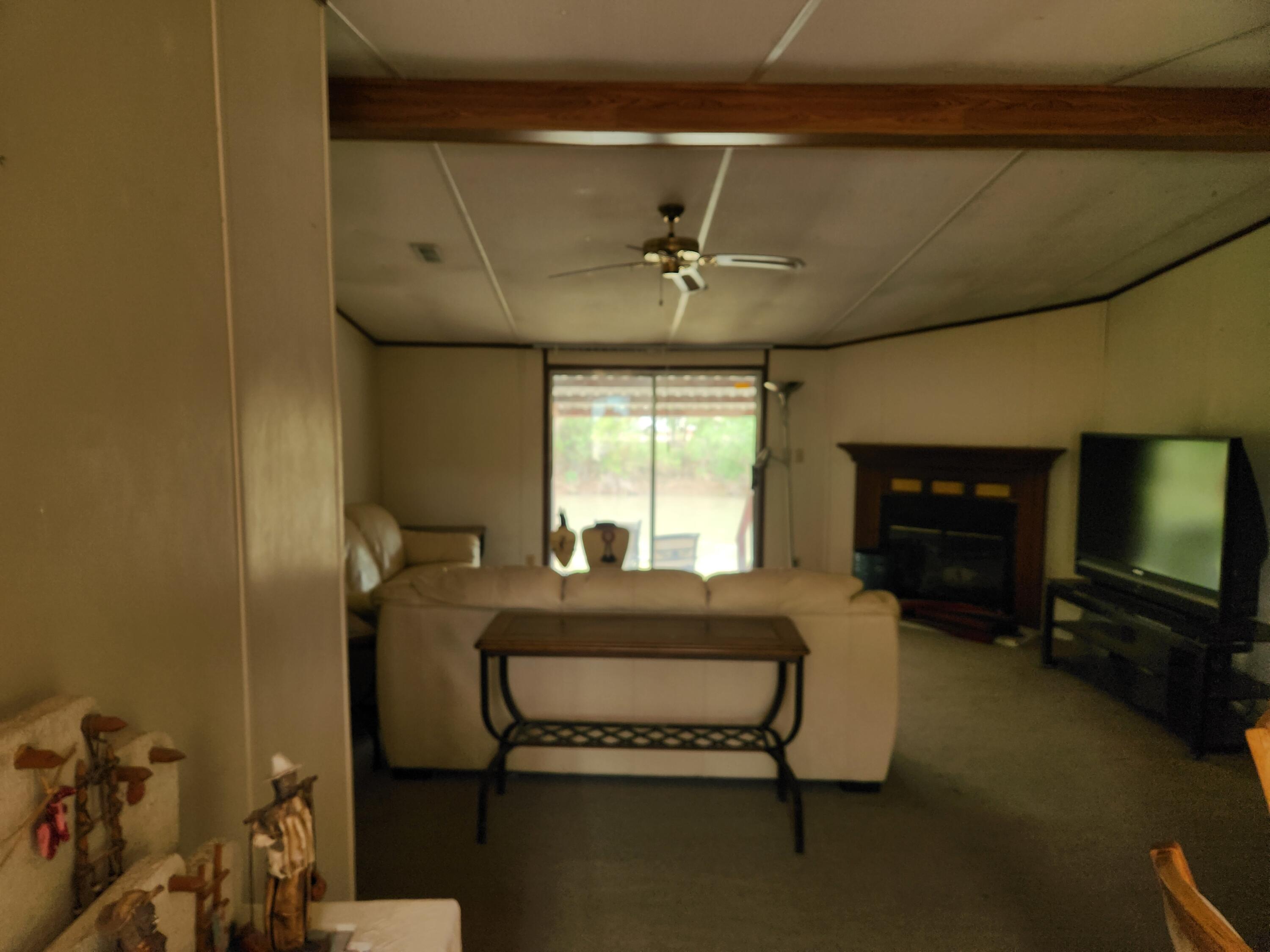 Photo 8 — 1047 E Riverside Drive