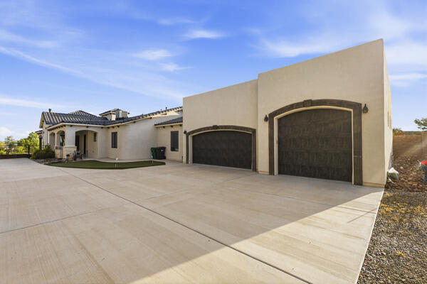 Photo 20 — 5005 Alberta Avenue NE