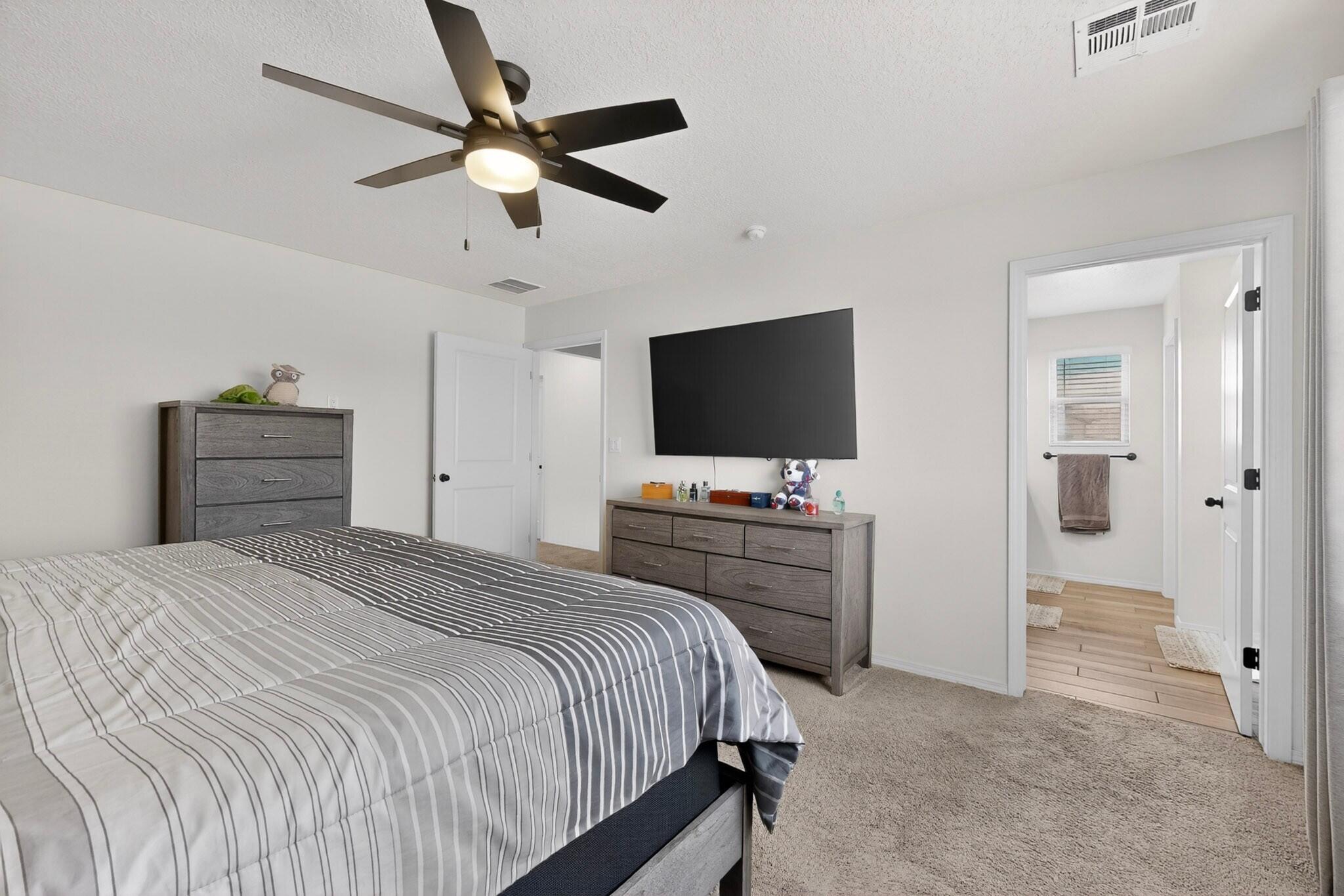 Photo 5 — 512 Wyatt Avenue SW
