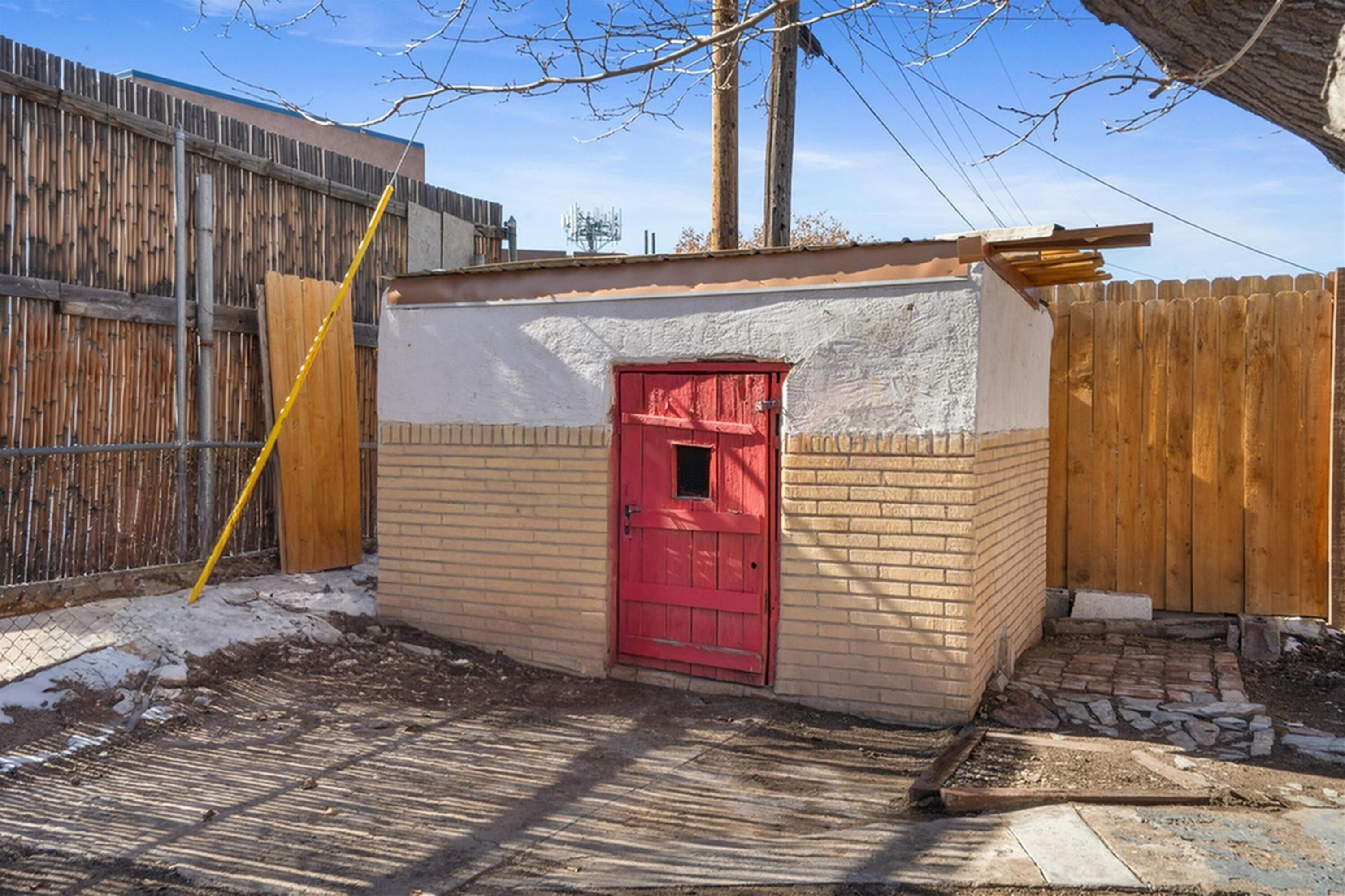 Photo 6 — 220 San Andres Avenue NW