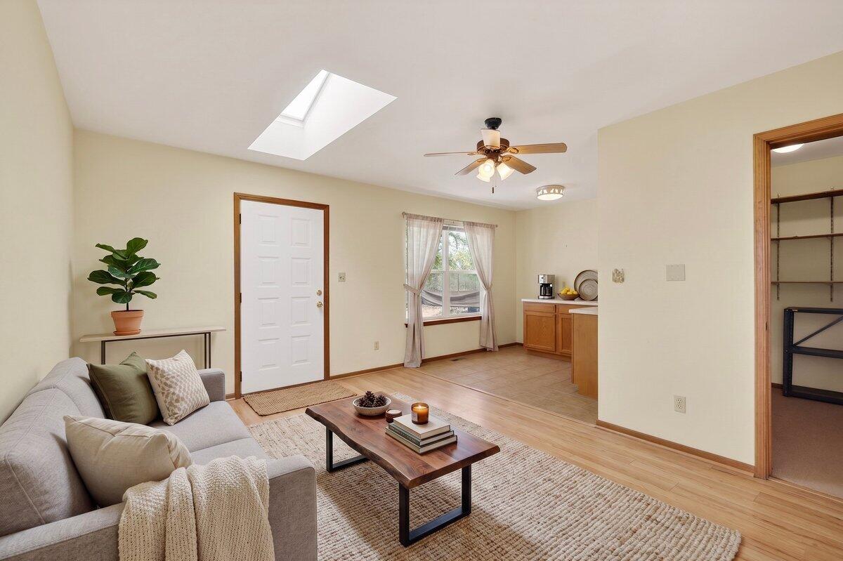 Photo 20 — 257 Sunnyslope Street SW