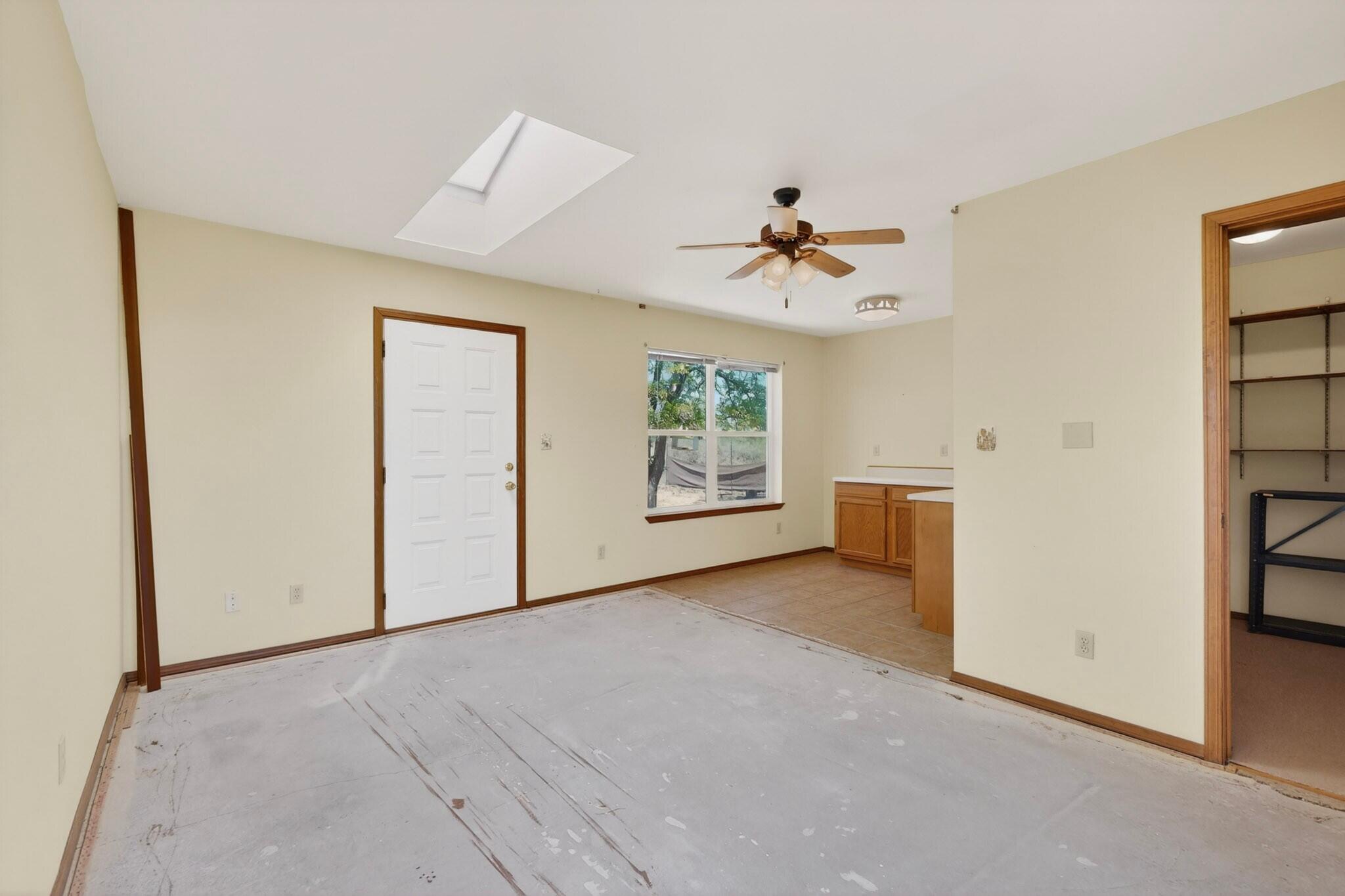 Photo 19 — 257 Sunnyslope Street SW