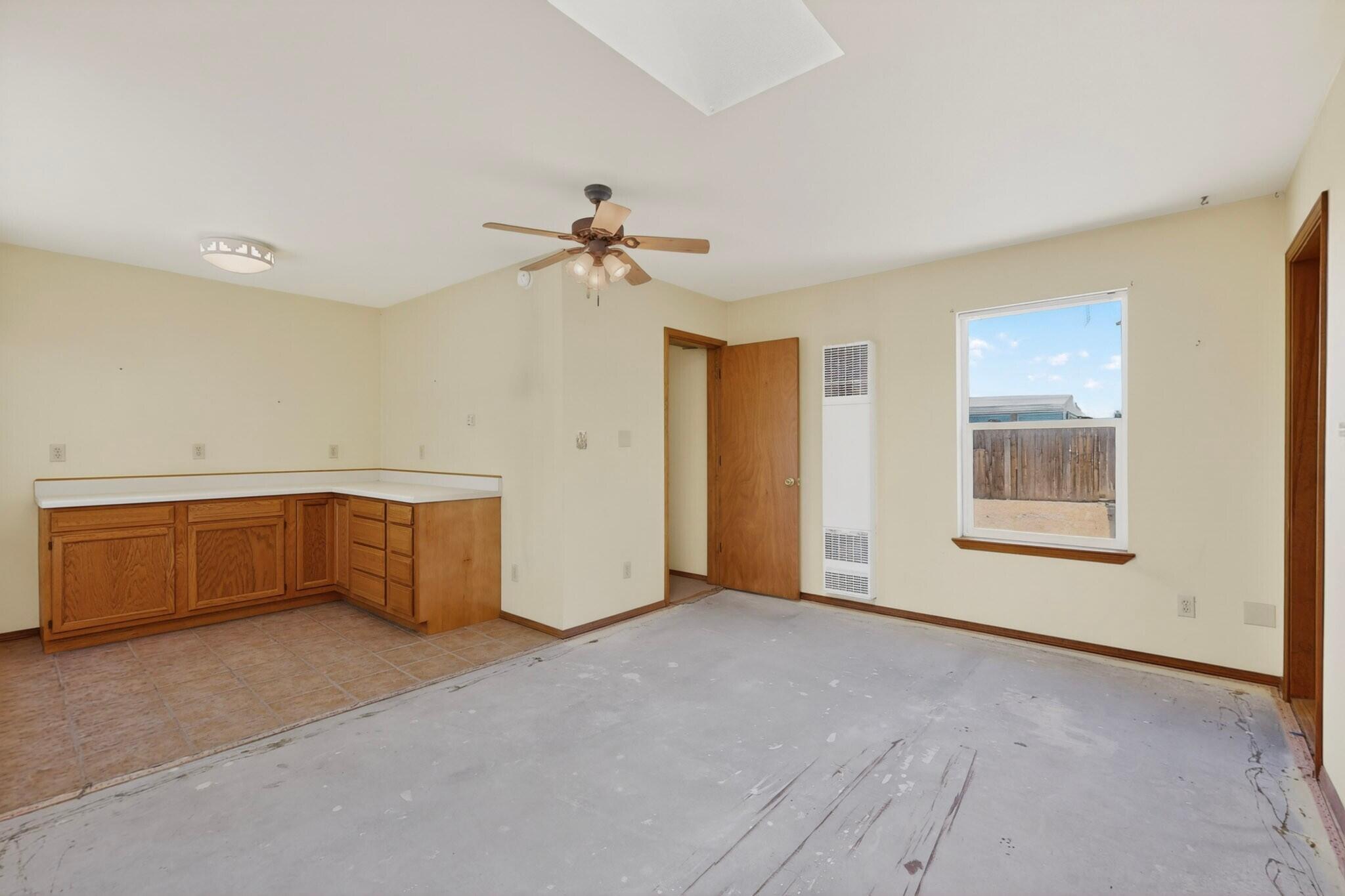 Photo 18 — 257 Sunnyslope Street SW