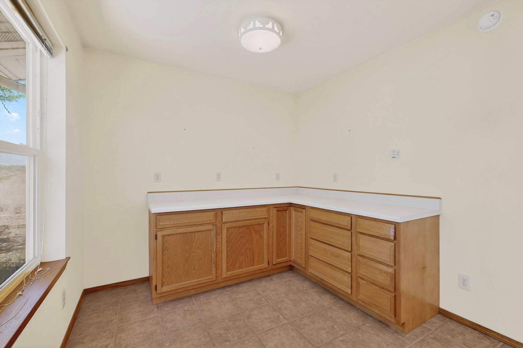 Photo 17 — 257 Sunnyslope Street SW