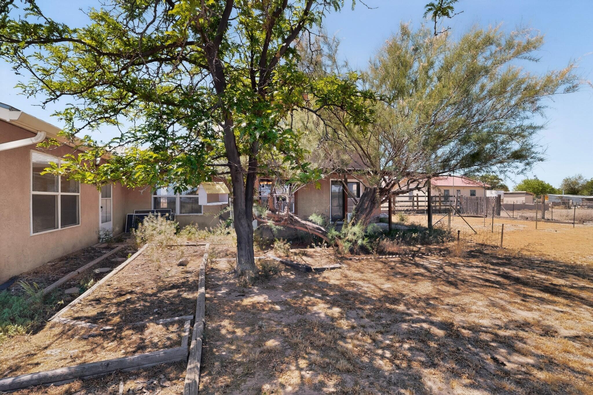 Photo 12 — 257 Sunnyslope Street SW