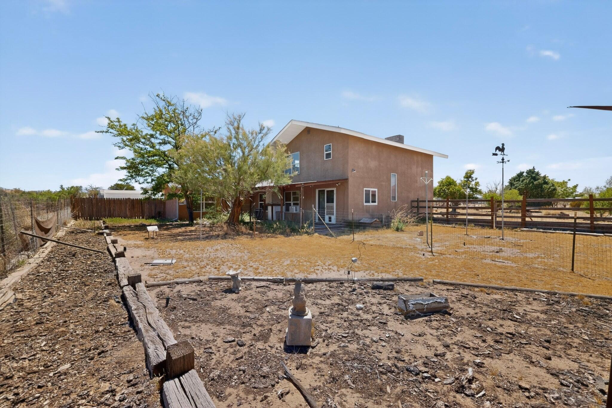 Photo 11 — 257 Sunnyslope Street SW