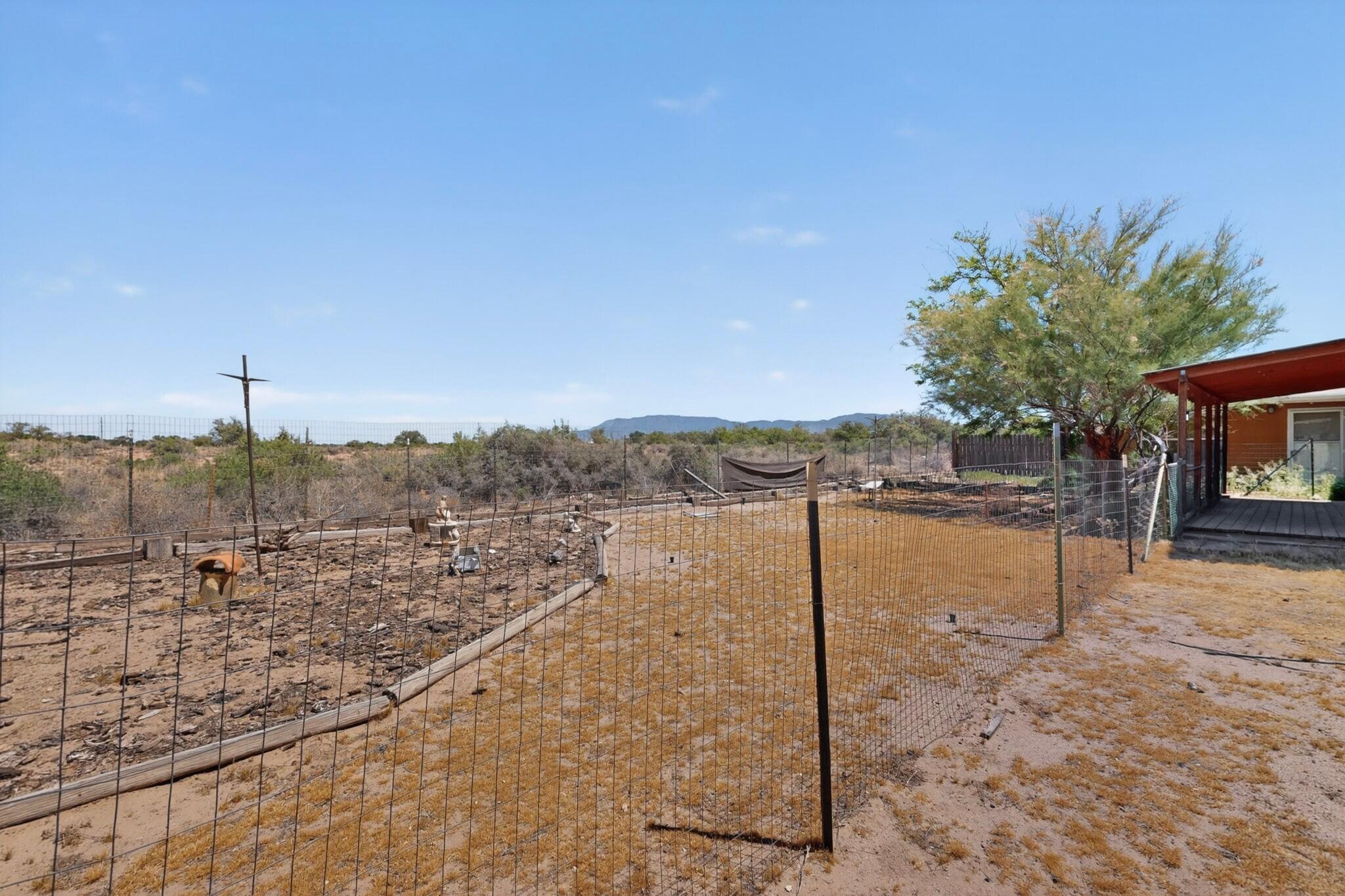 Photo 9 — 257 Sunnyslope Street SW