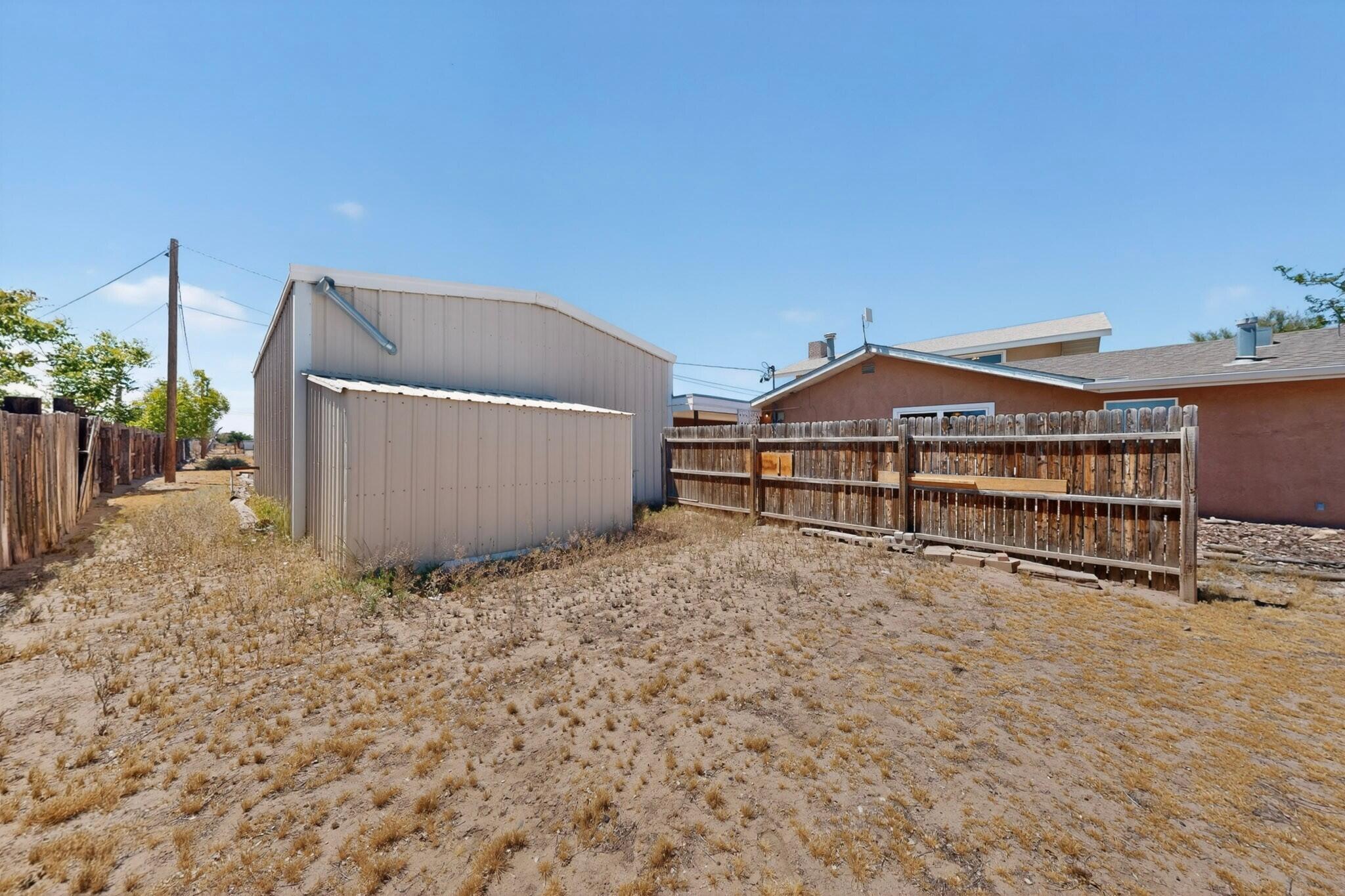 Photo 7 — 257 Sunnyslope Street SW