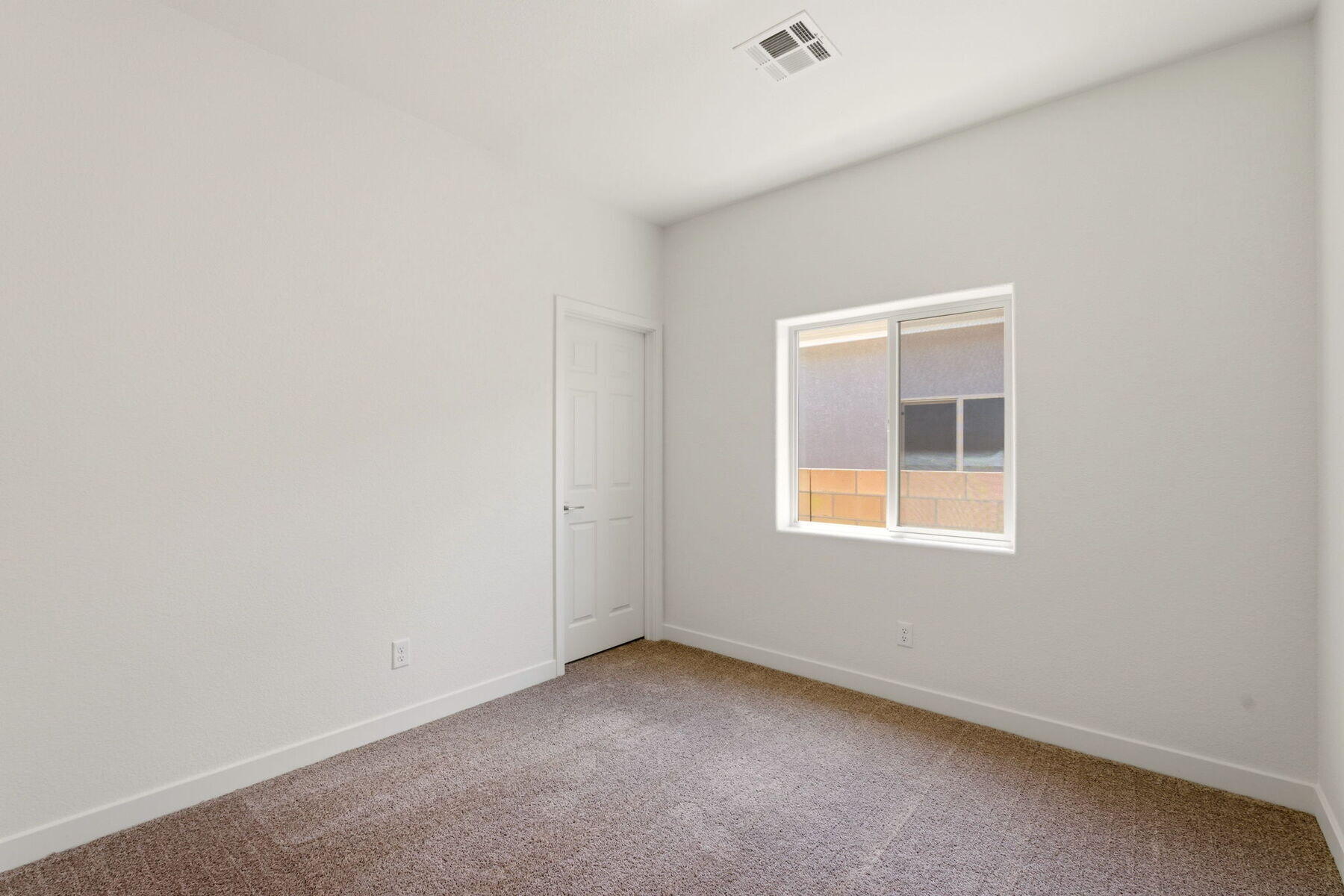 Photo 4 — 1252 Carter Drive SW