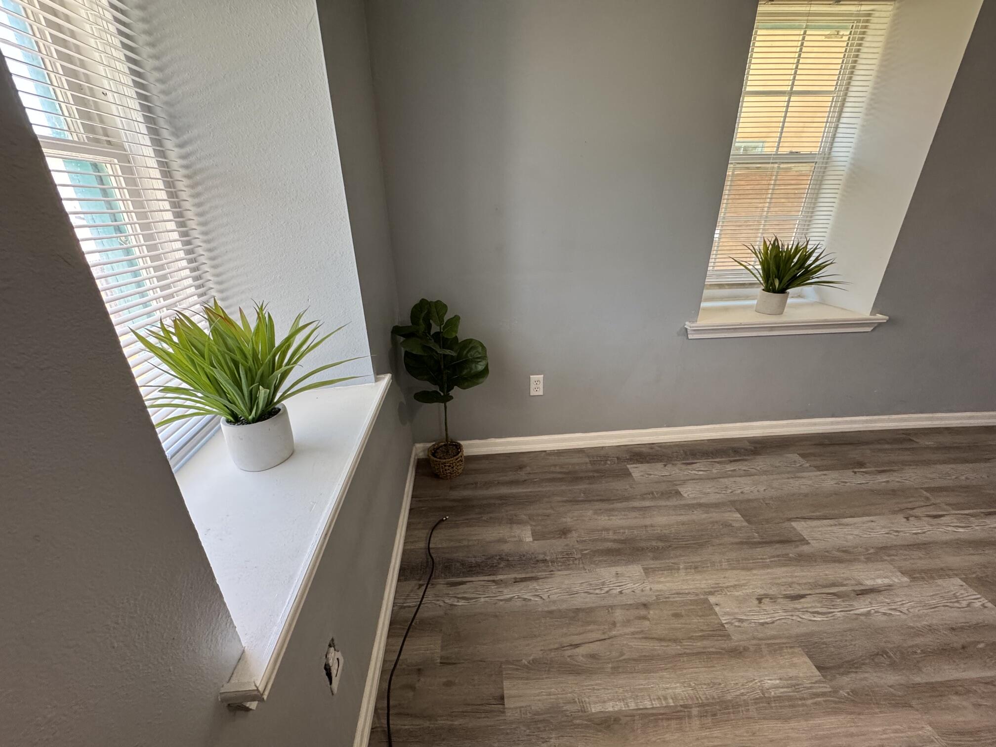 Photo 14 — 613 Keleher Avenue NW