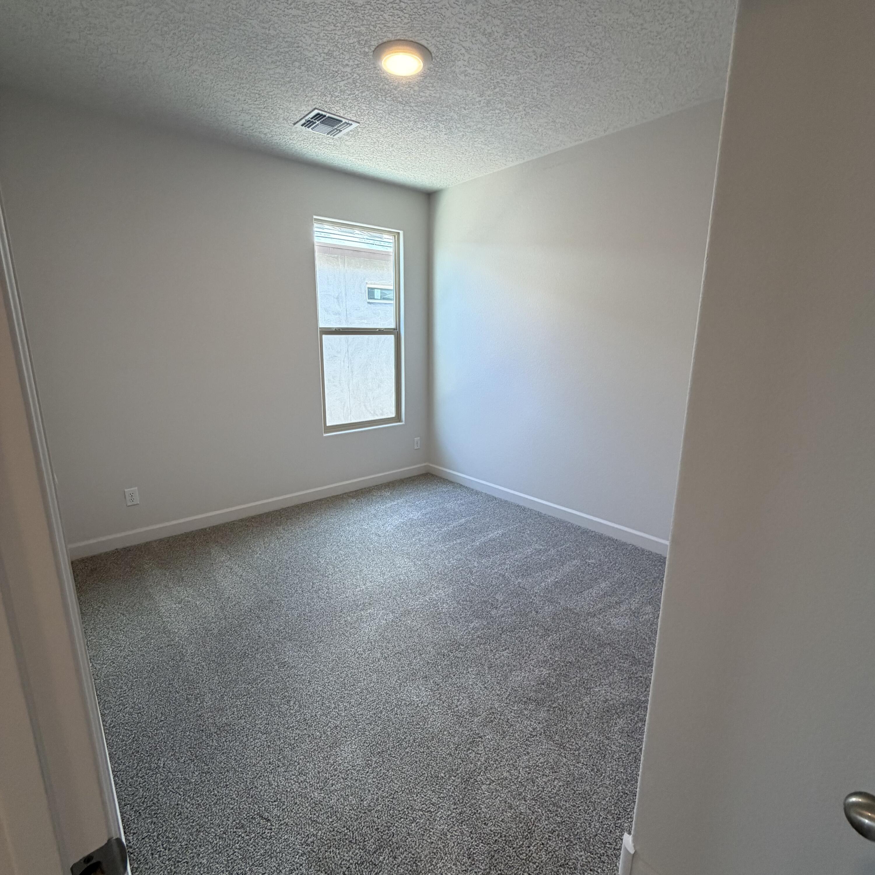 Photo 4 — 2436 Marble Avenue NE