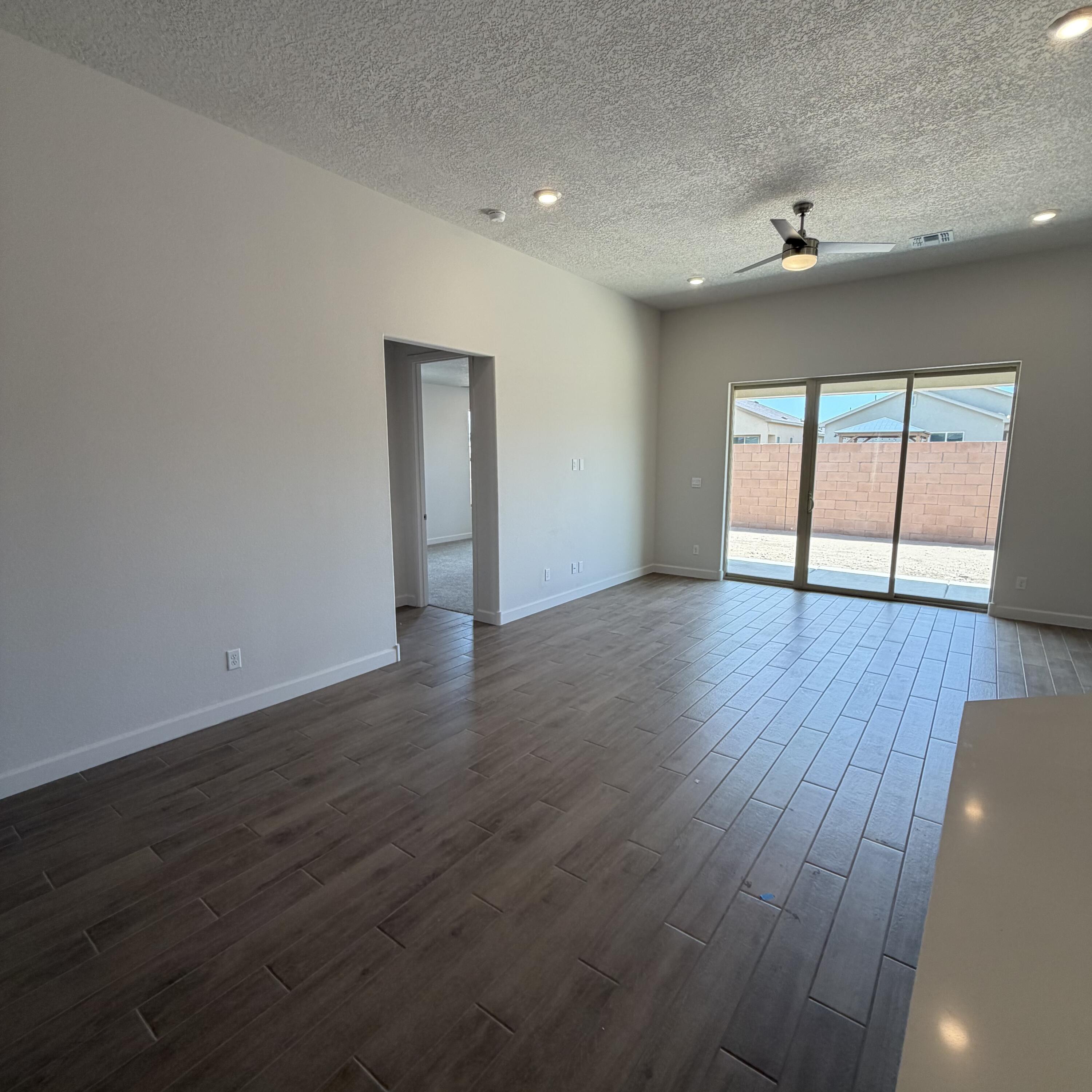 Photo 10 — 2436 Marble Avenue NE