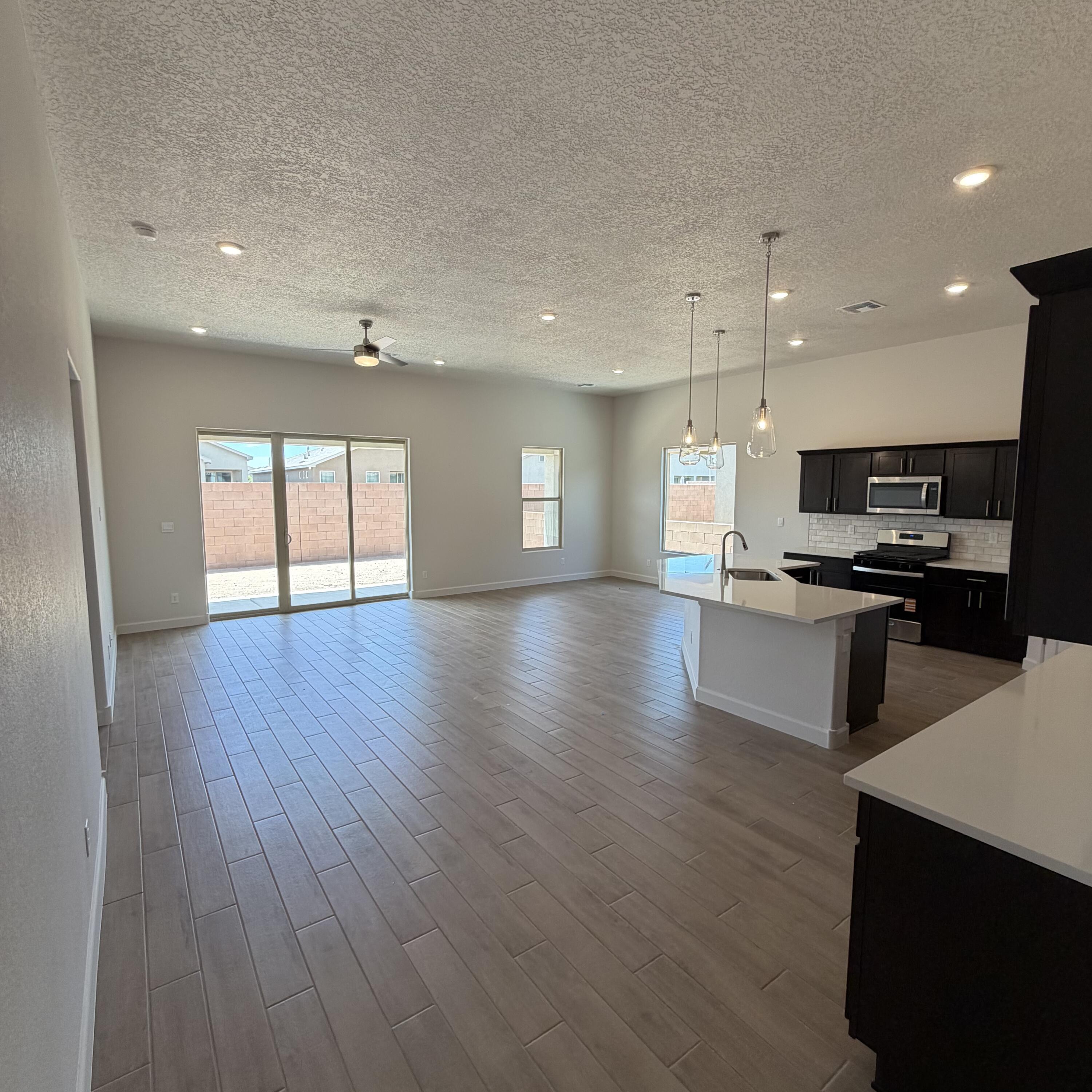 Photo 18 — 2436 Marble Avenue NE