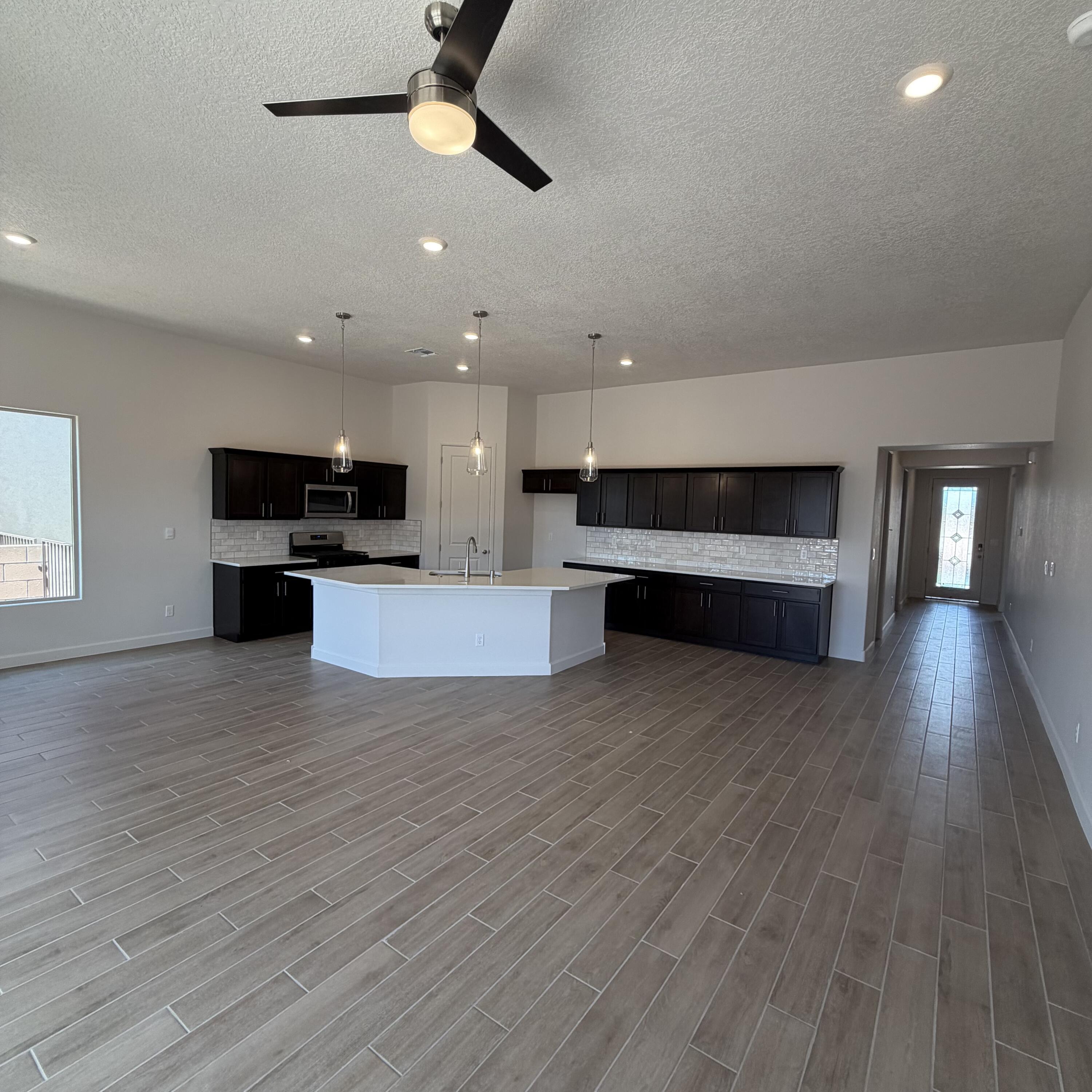 Photo 19 — 2436 Marble Avenue NE
