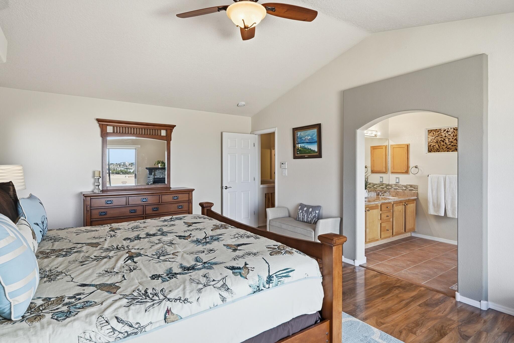 Photo 5 — 4203 Caprock Road NW