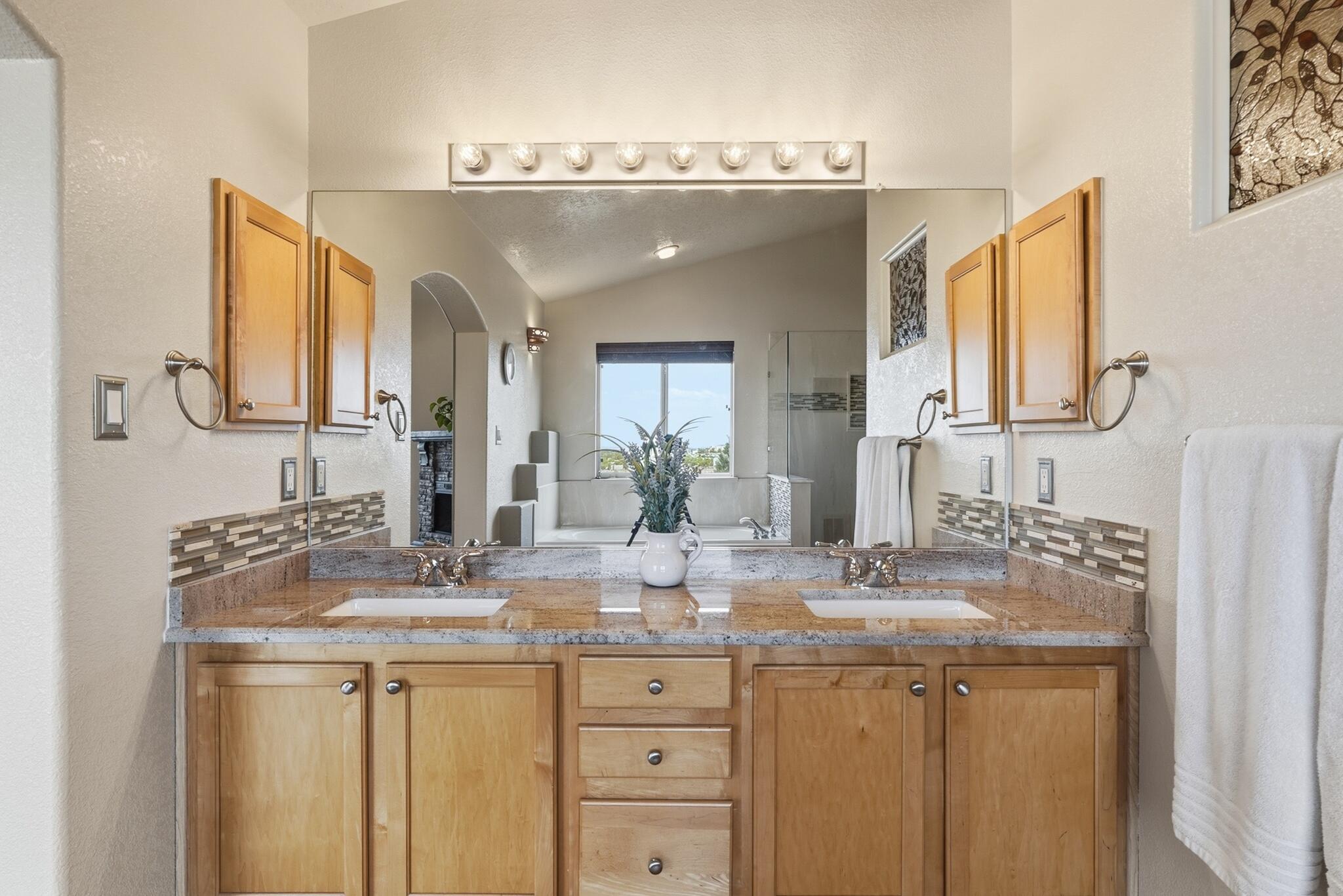 Photo 9 — 4203 Caprock Road NW