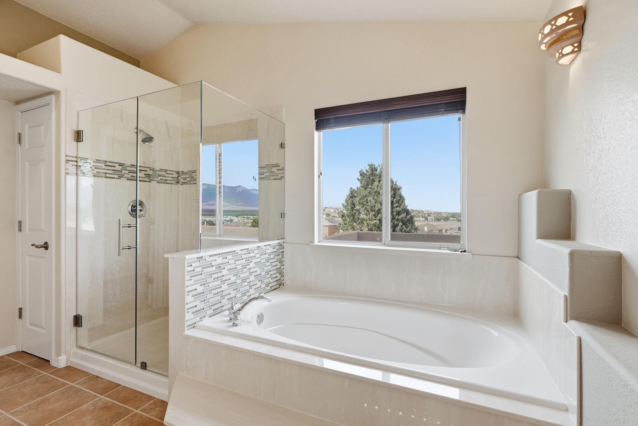 Photo 10 — 4203 Caprock Road NW