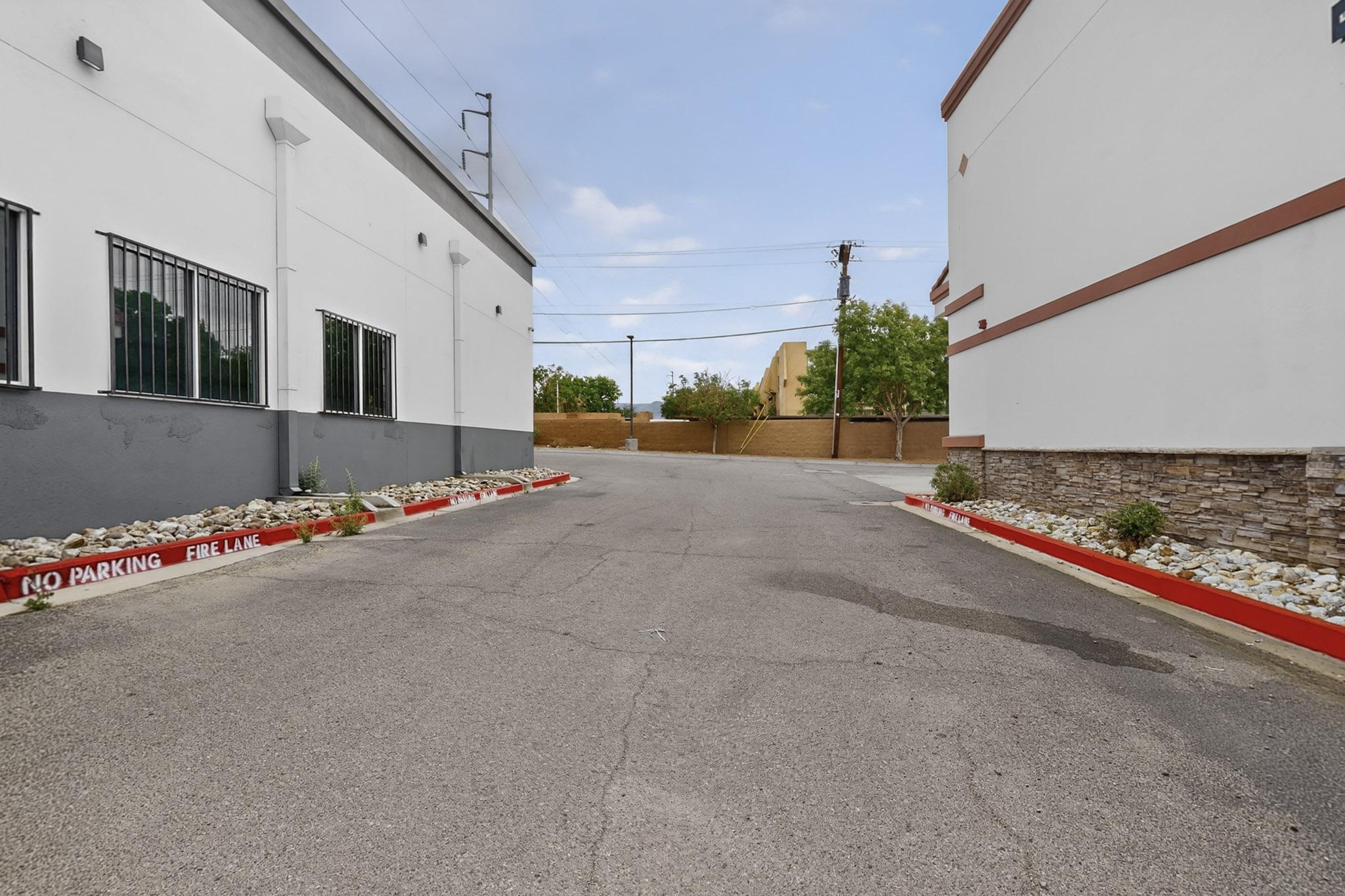 Photo 14 — 4340 San Mateo Boulevard NE