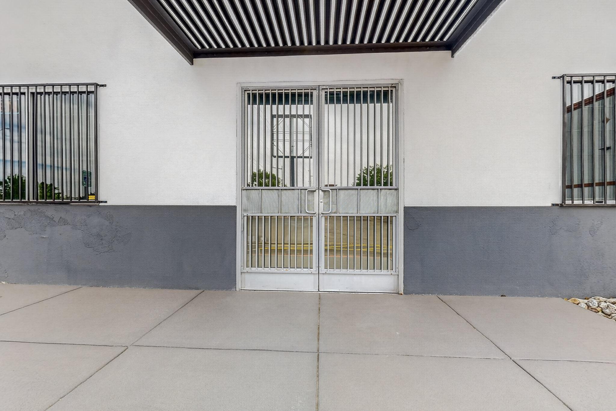 Photo 10 — 4340 San Mateo Boulevard NE