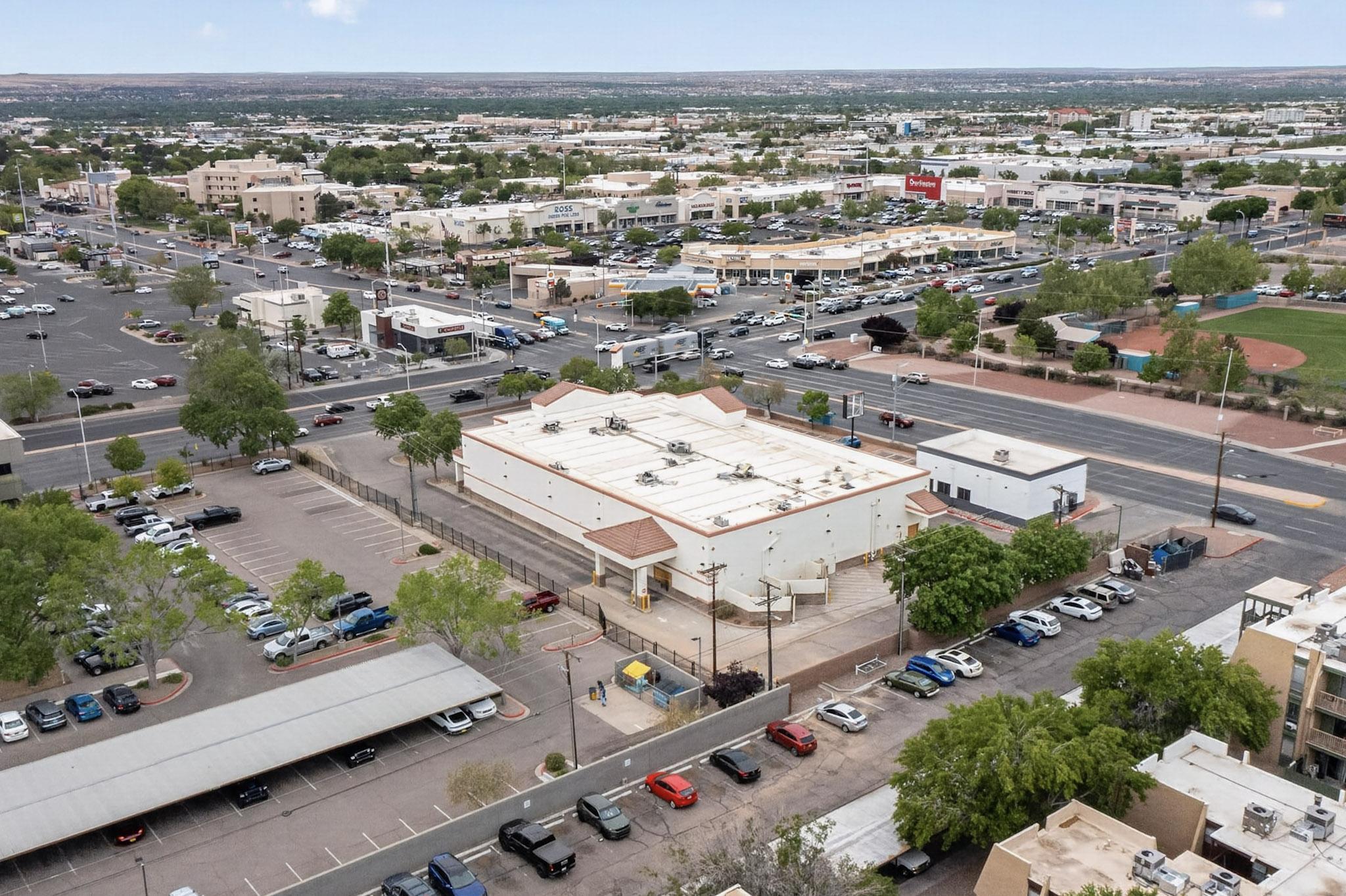 Photo 4 — 4340 San Mateo Boulevard NE