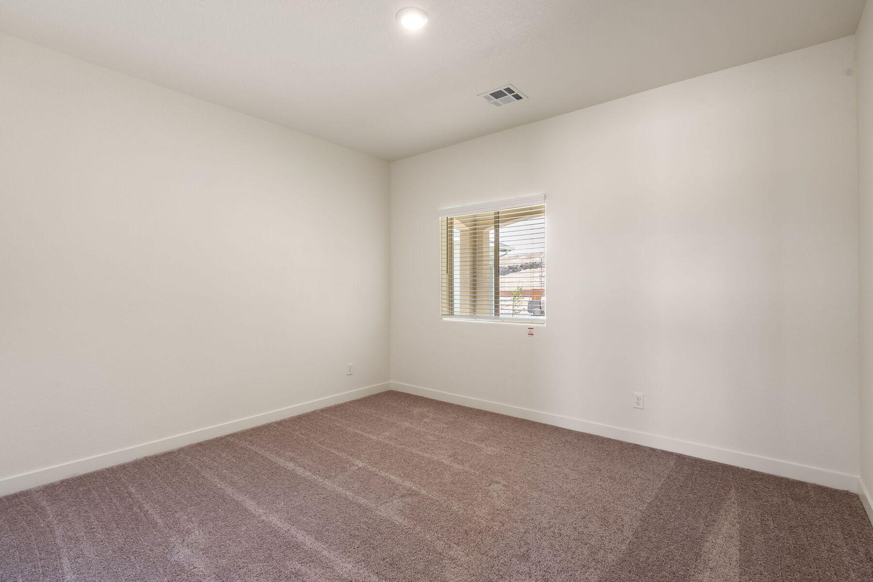 Photo 4 — 1249 Carter Drive SW