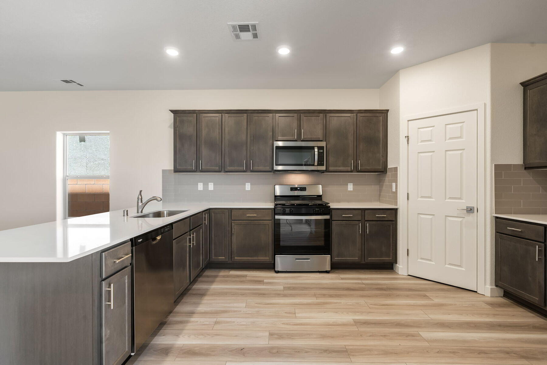 Photo 15 — 1249 Carter Drive SW