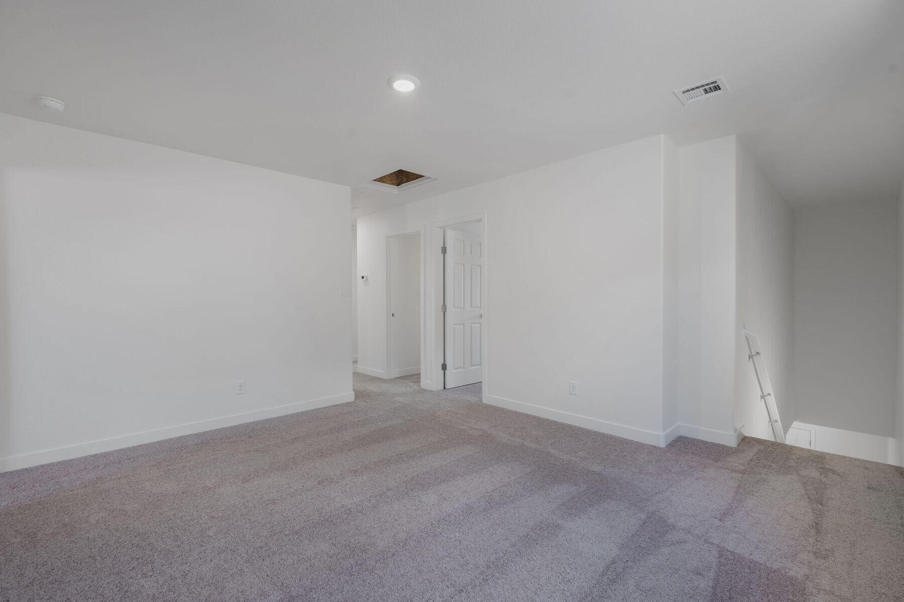 Photo 10 — 1253 Carter Drive SW