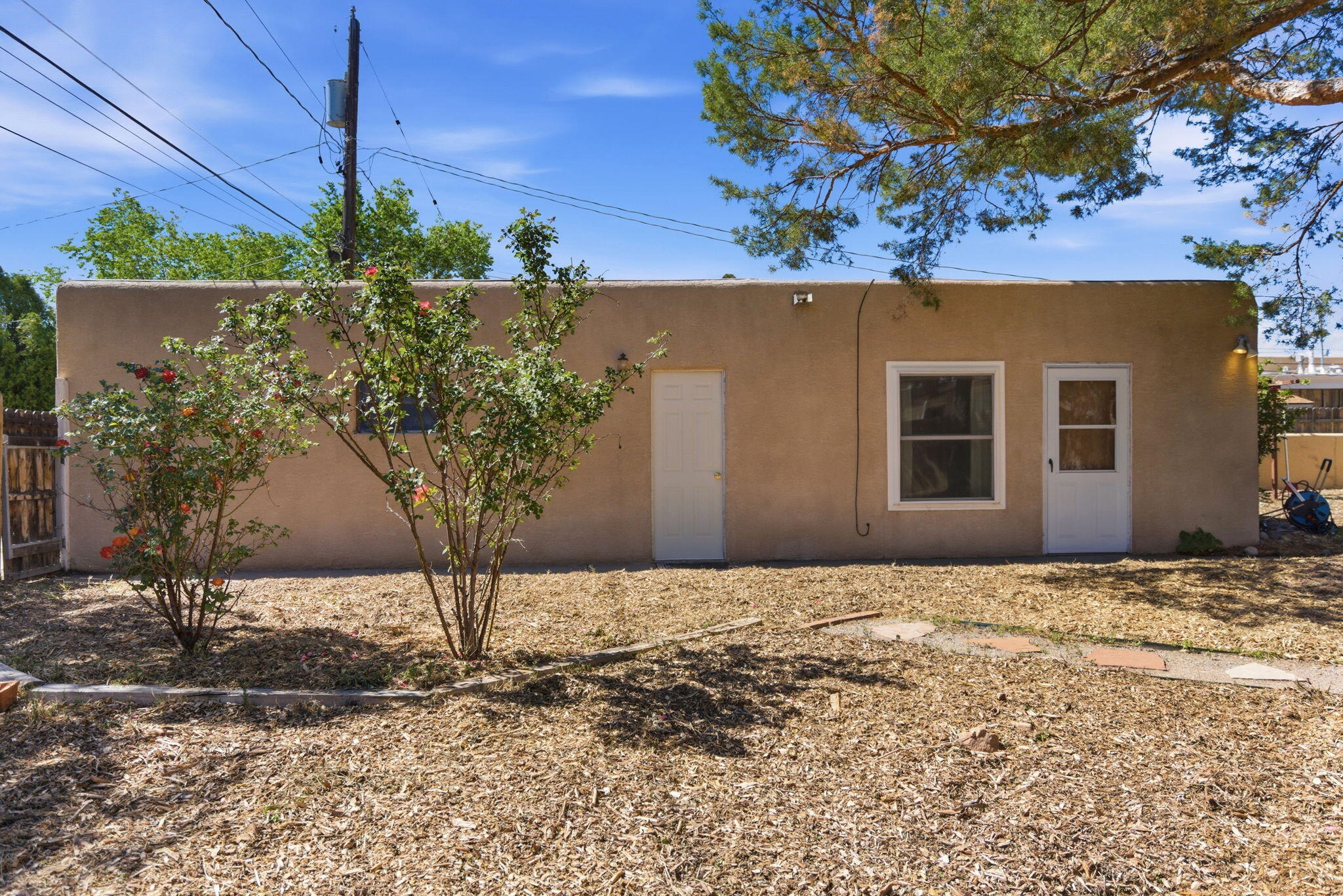 Photo 14 — 808 Parkland Circle SE