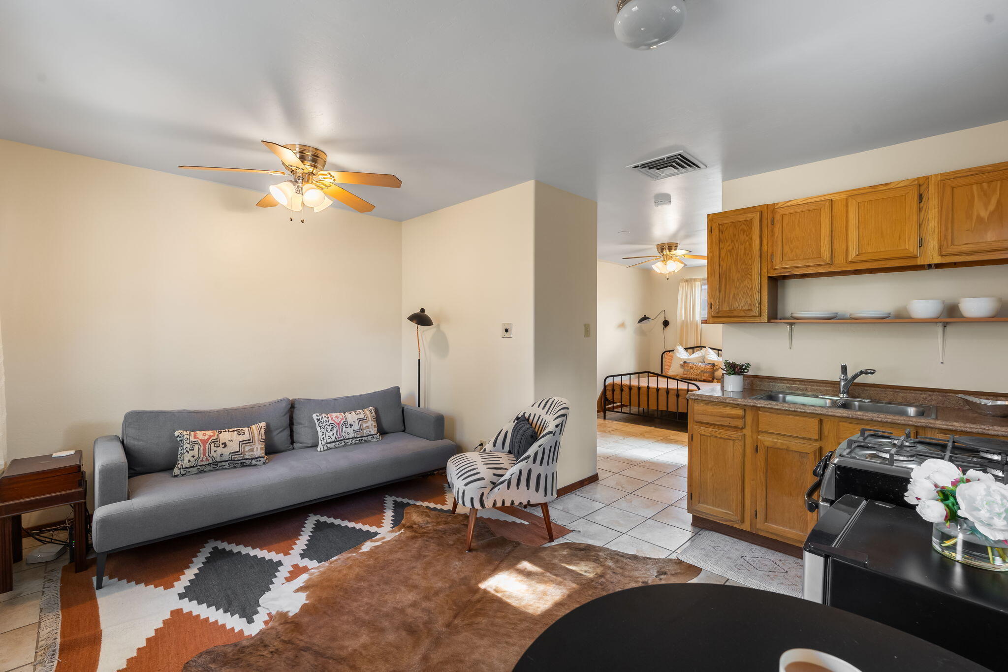 Photo 12 — 808 Parkland Circle SE