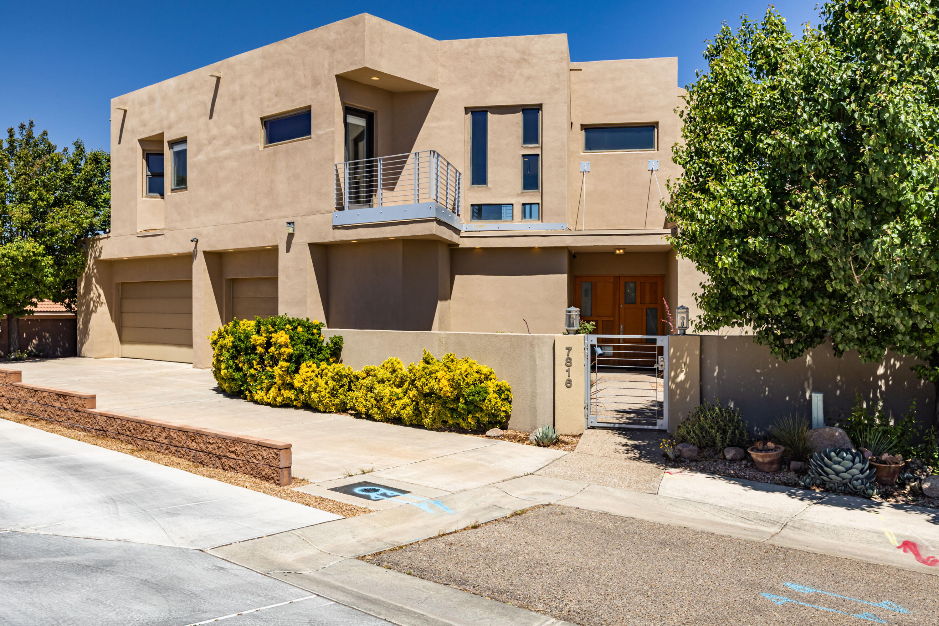 7816 Florence Avenue NE, Albuquerque, NM 87122