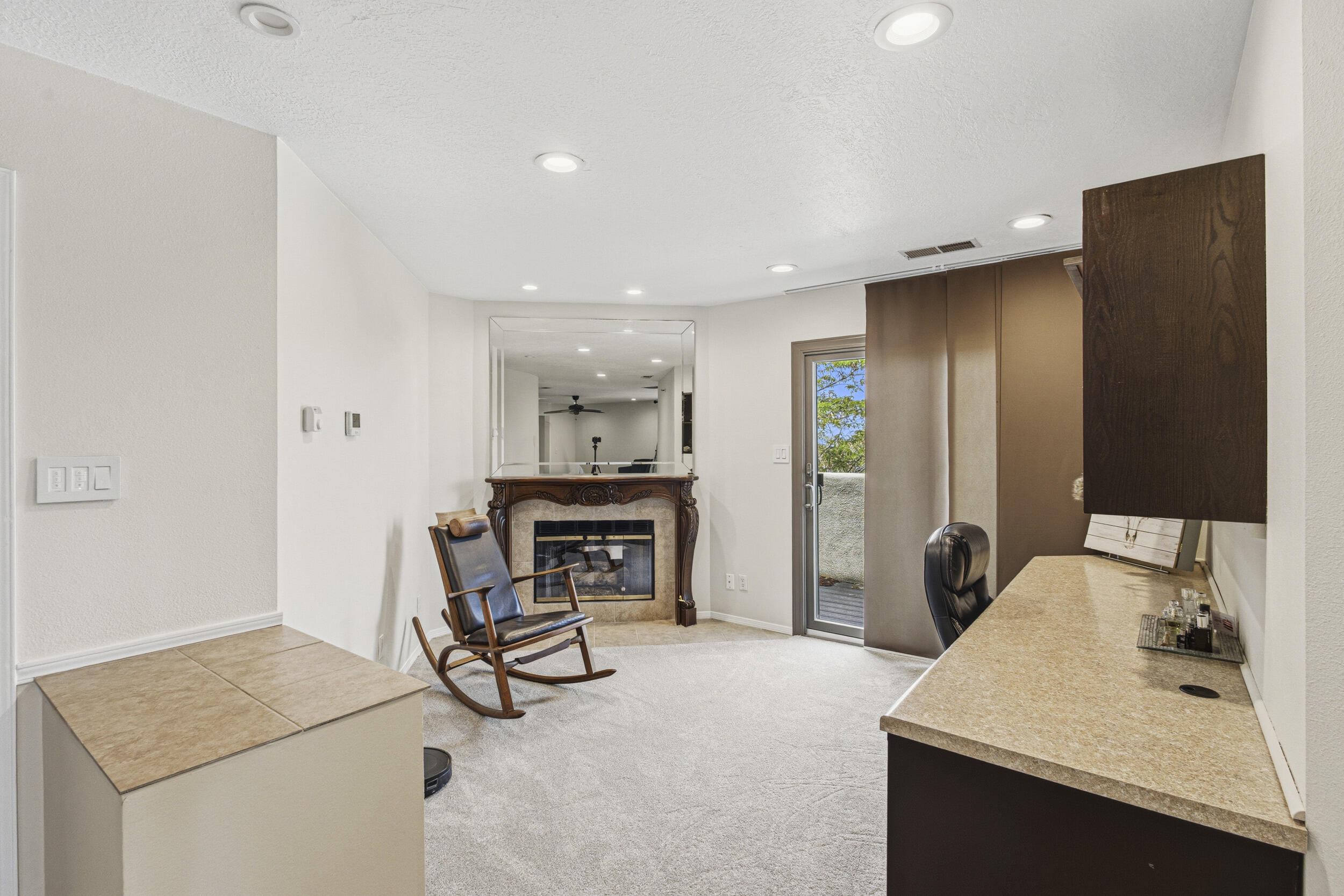 Photo 10 — 7009 Pala Mesa Court NE